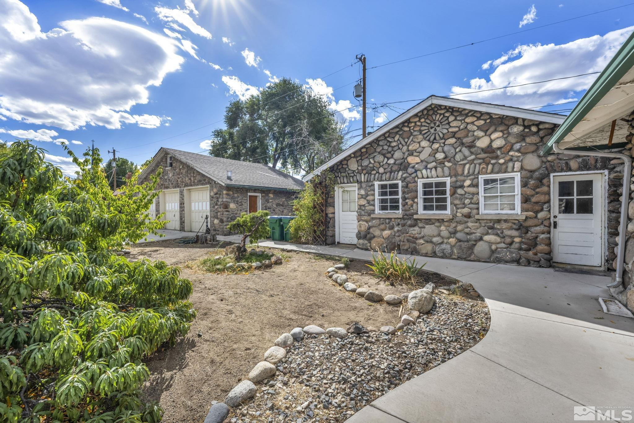 1035 Lander Street