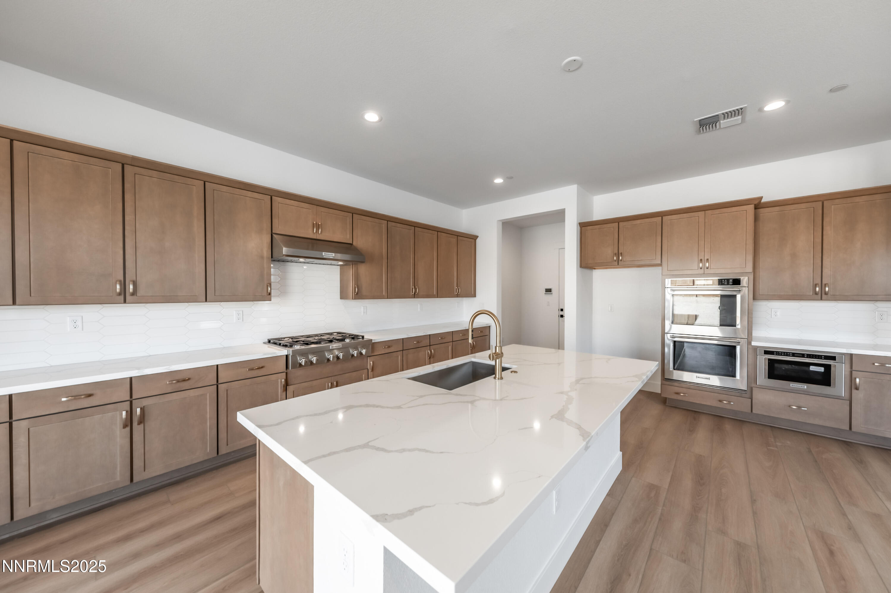 461 Hutchinson Drive, Magnolia 85
