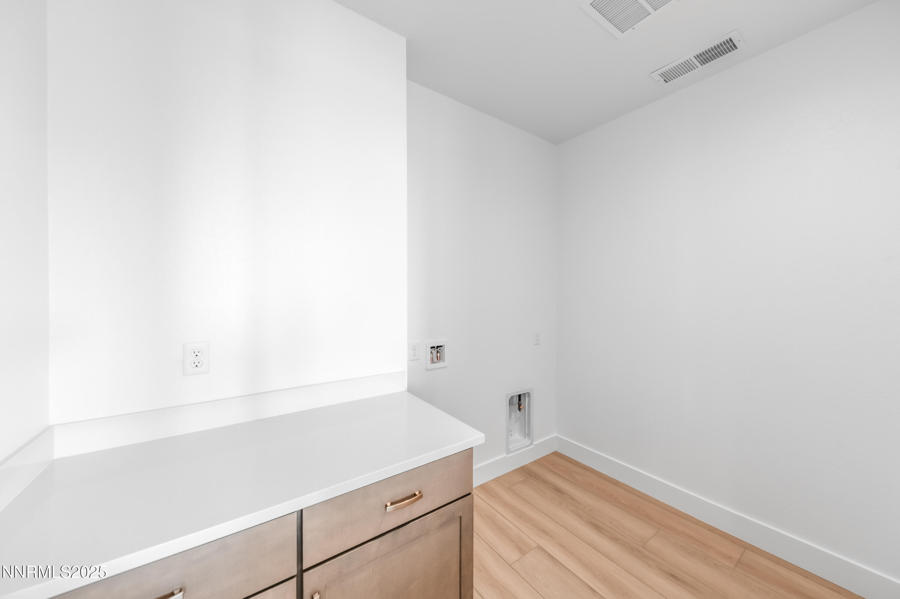 461 Hutchinson Drive, Magnolia 85