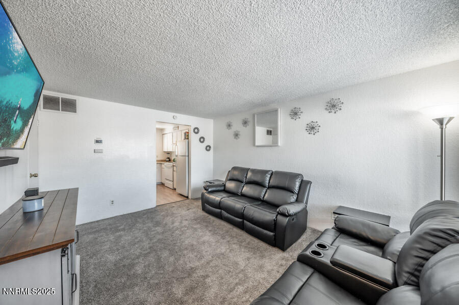 1412 E 9th Street 7