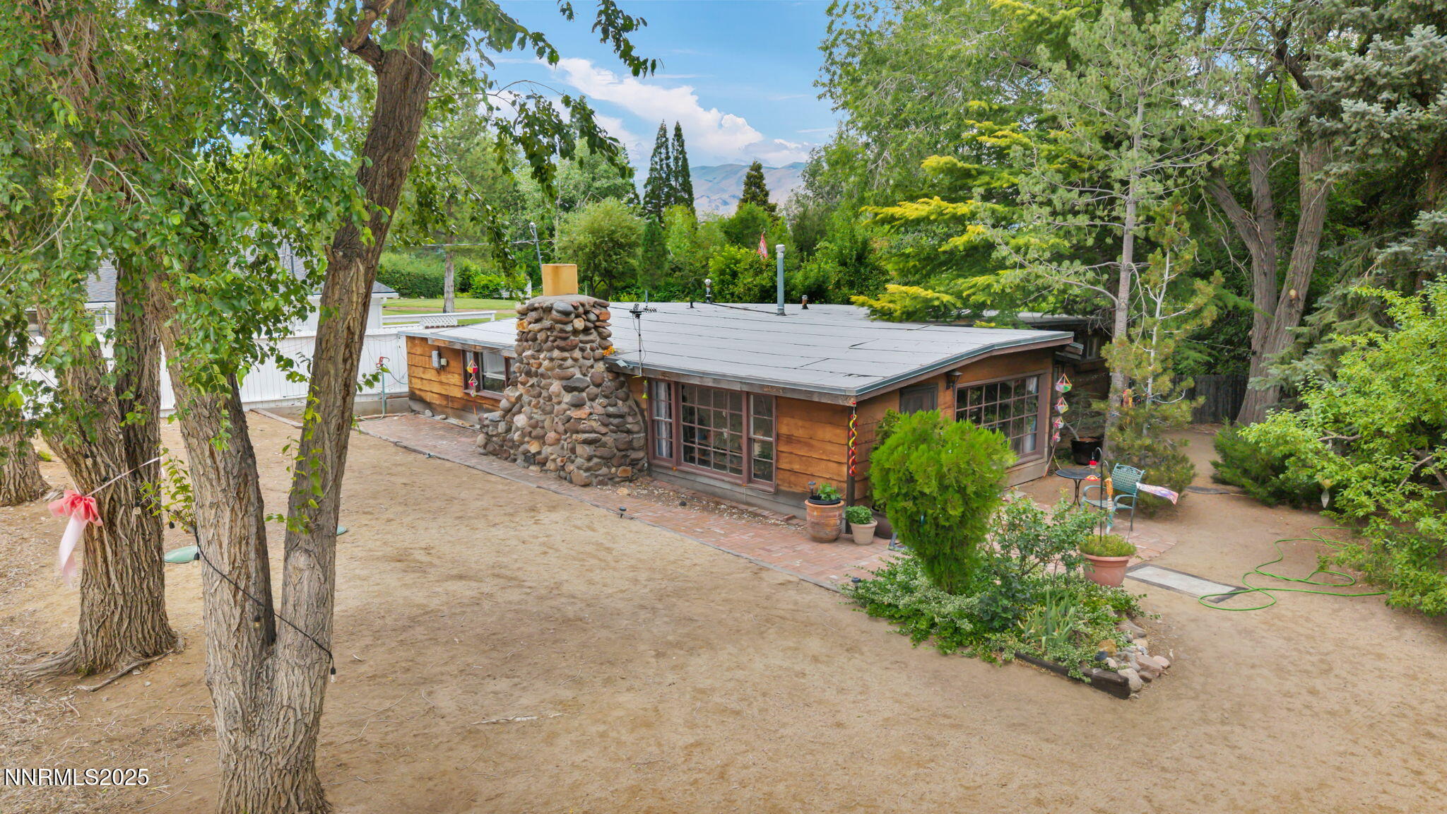 2455 W Plumb Lane