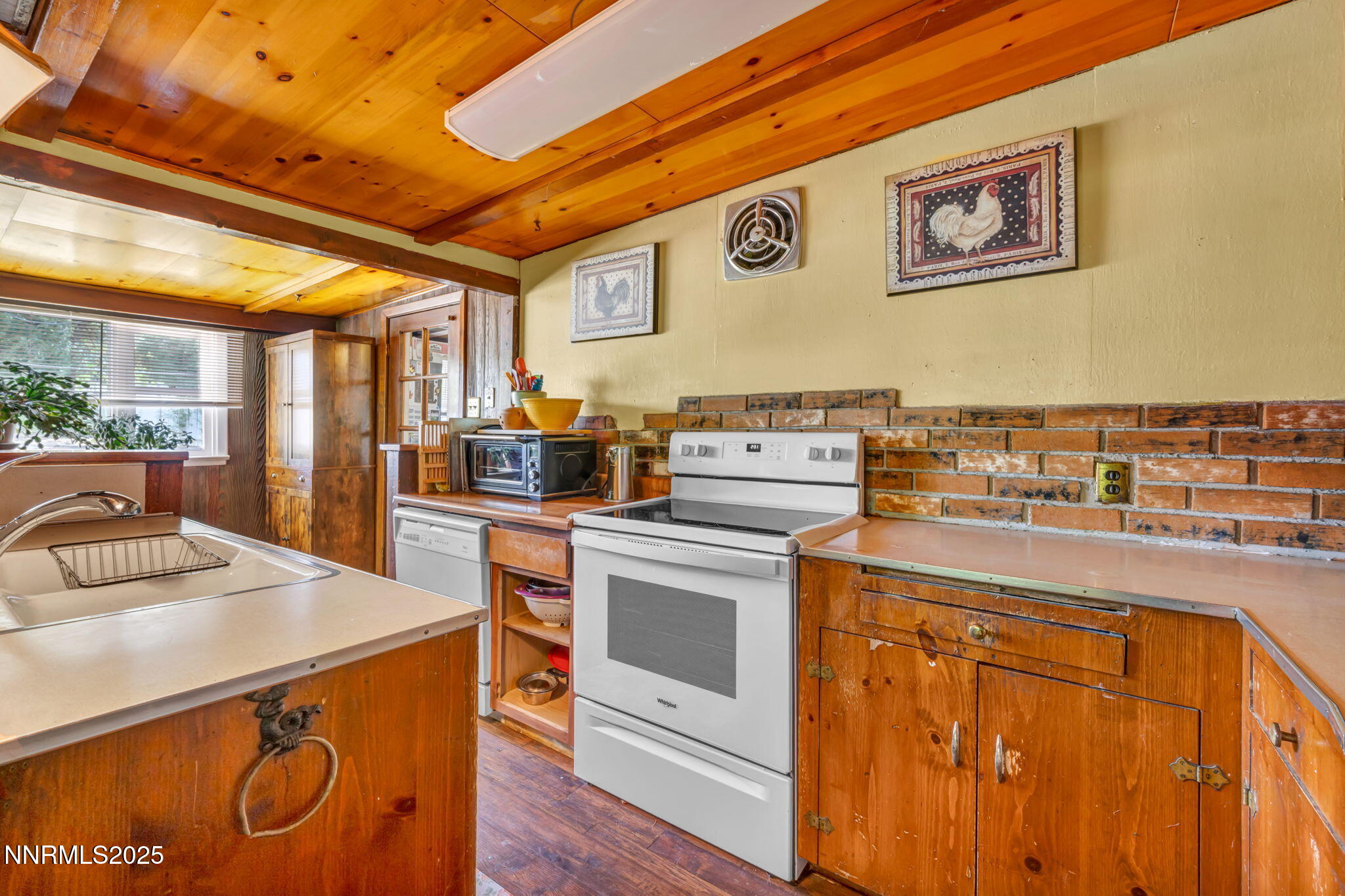 2455 W Plumb Lane