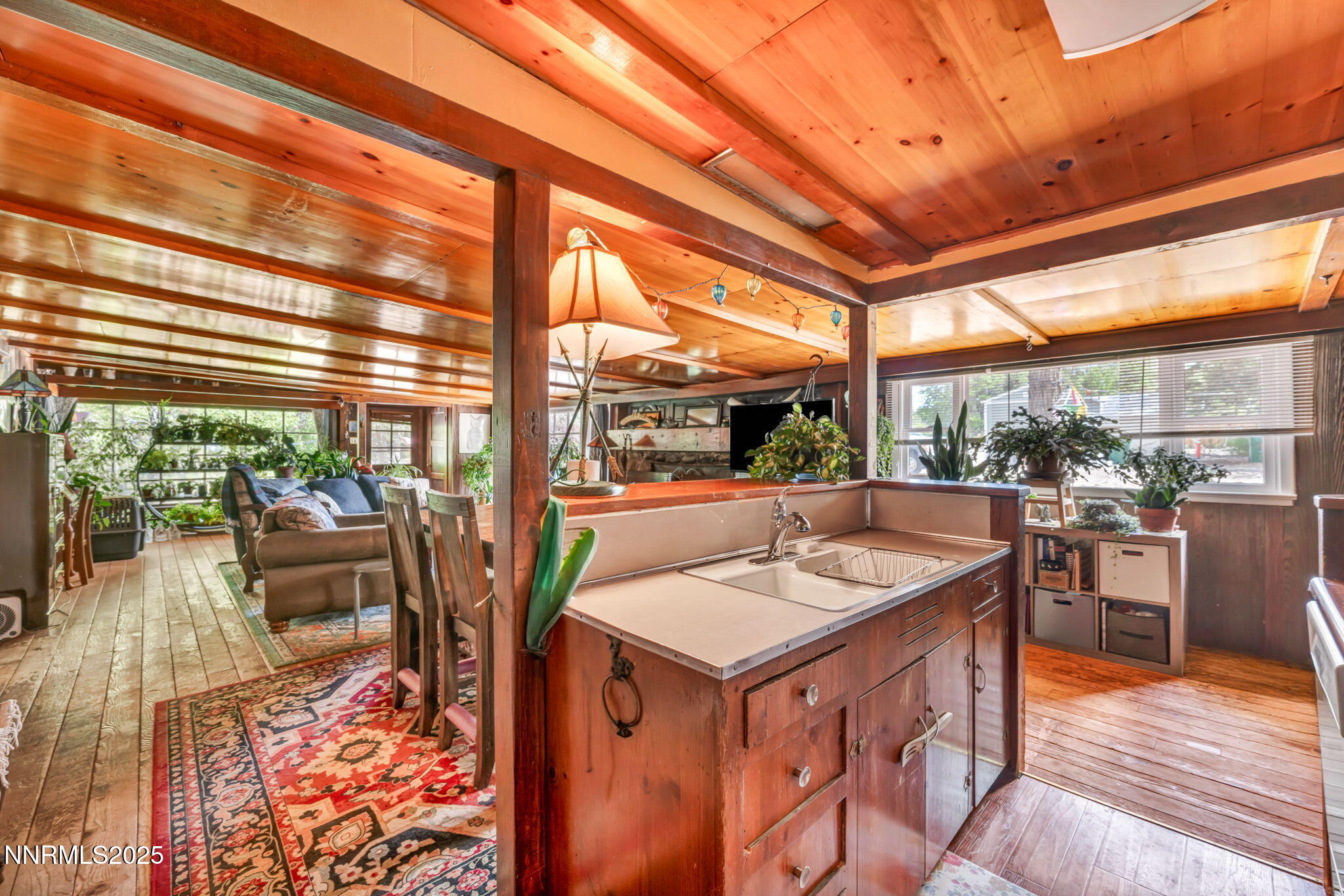 2455 W Plumb Lane