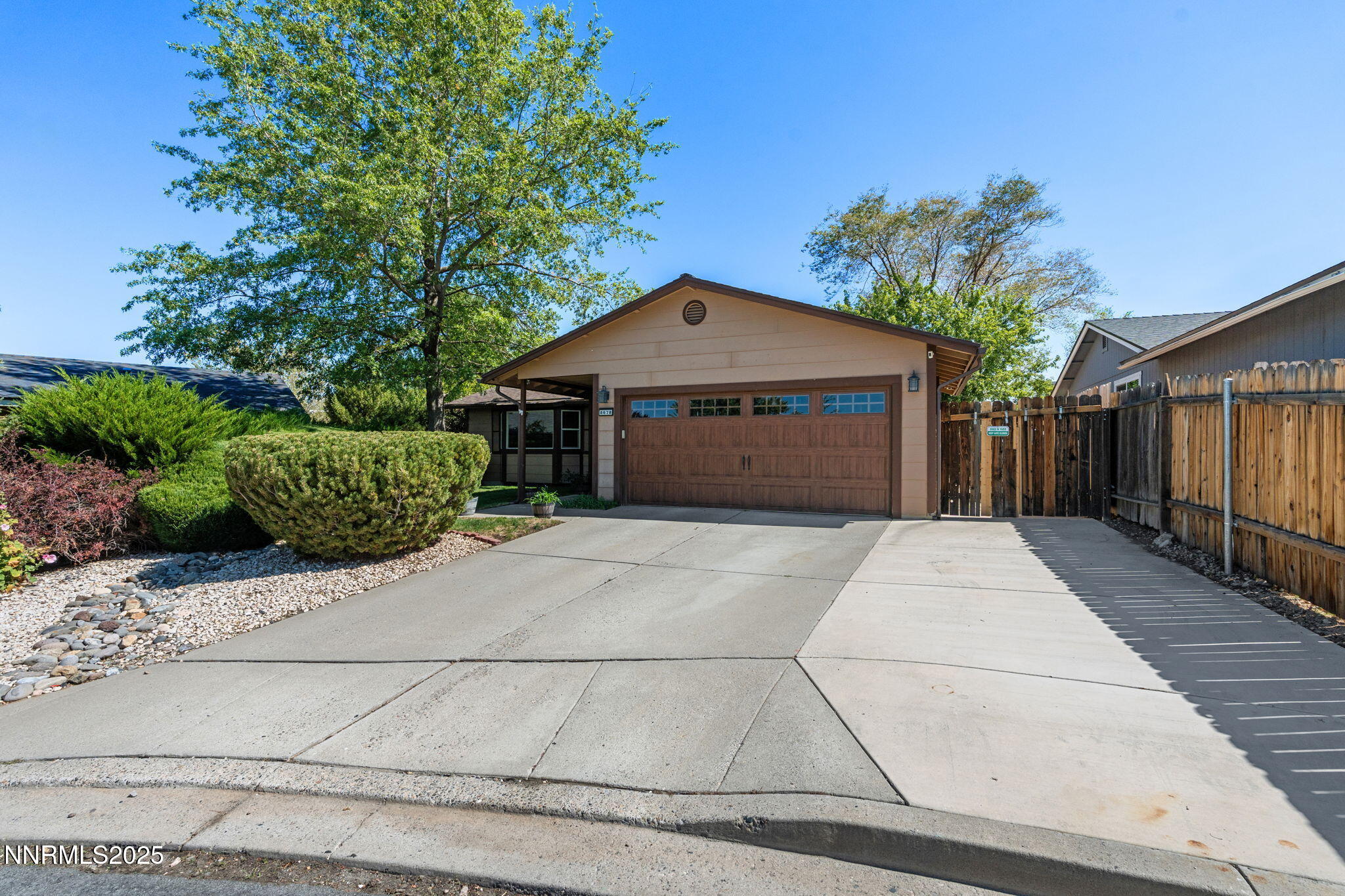 8678 Strutter Way