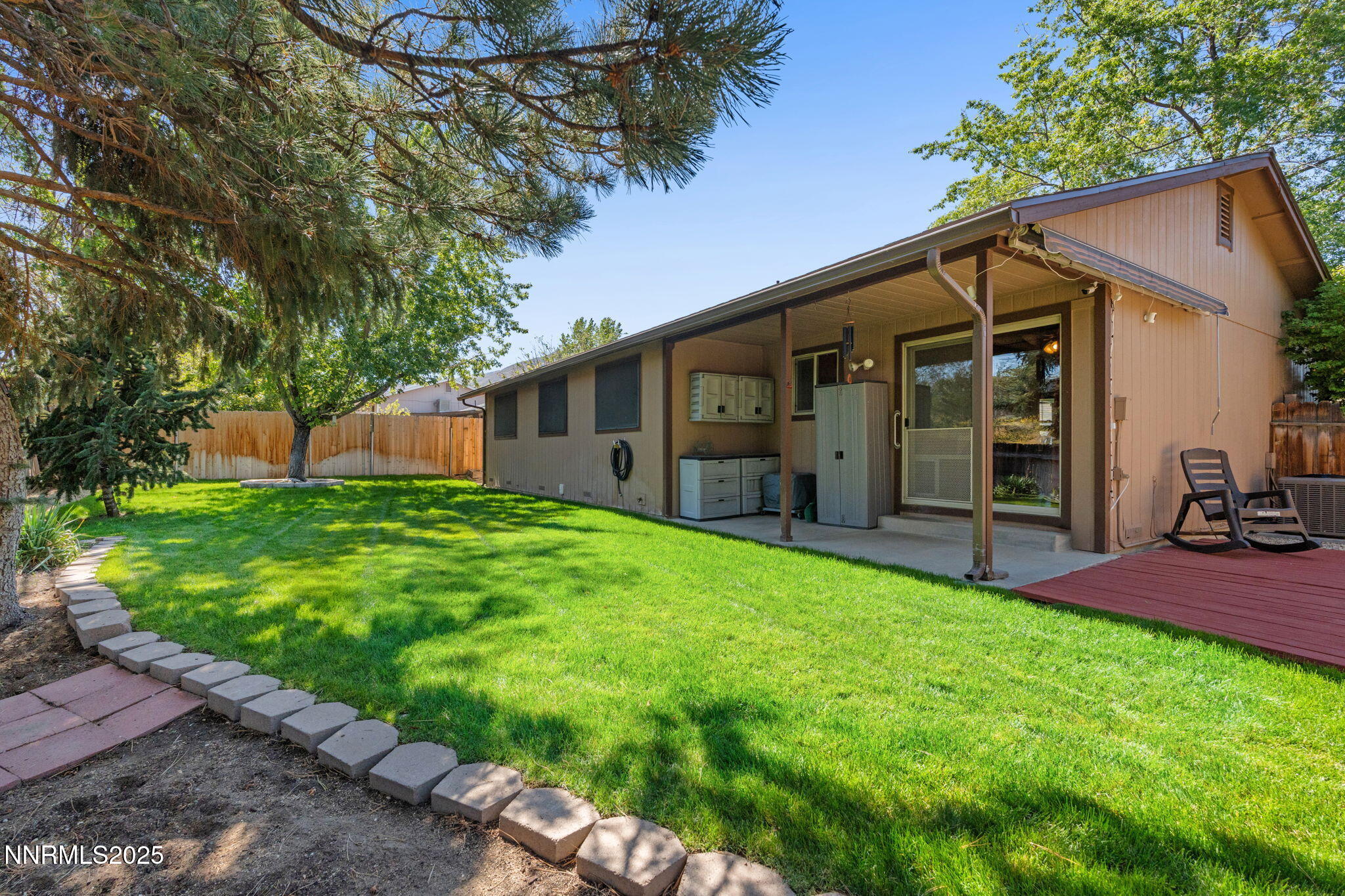 8678 Strutter Way