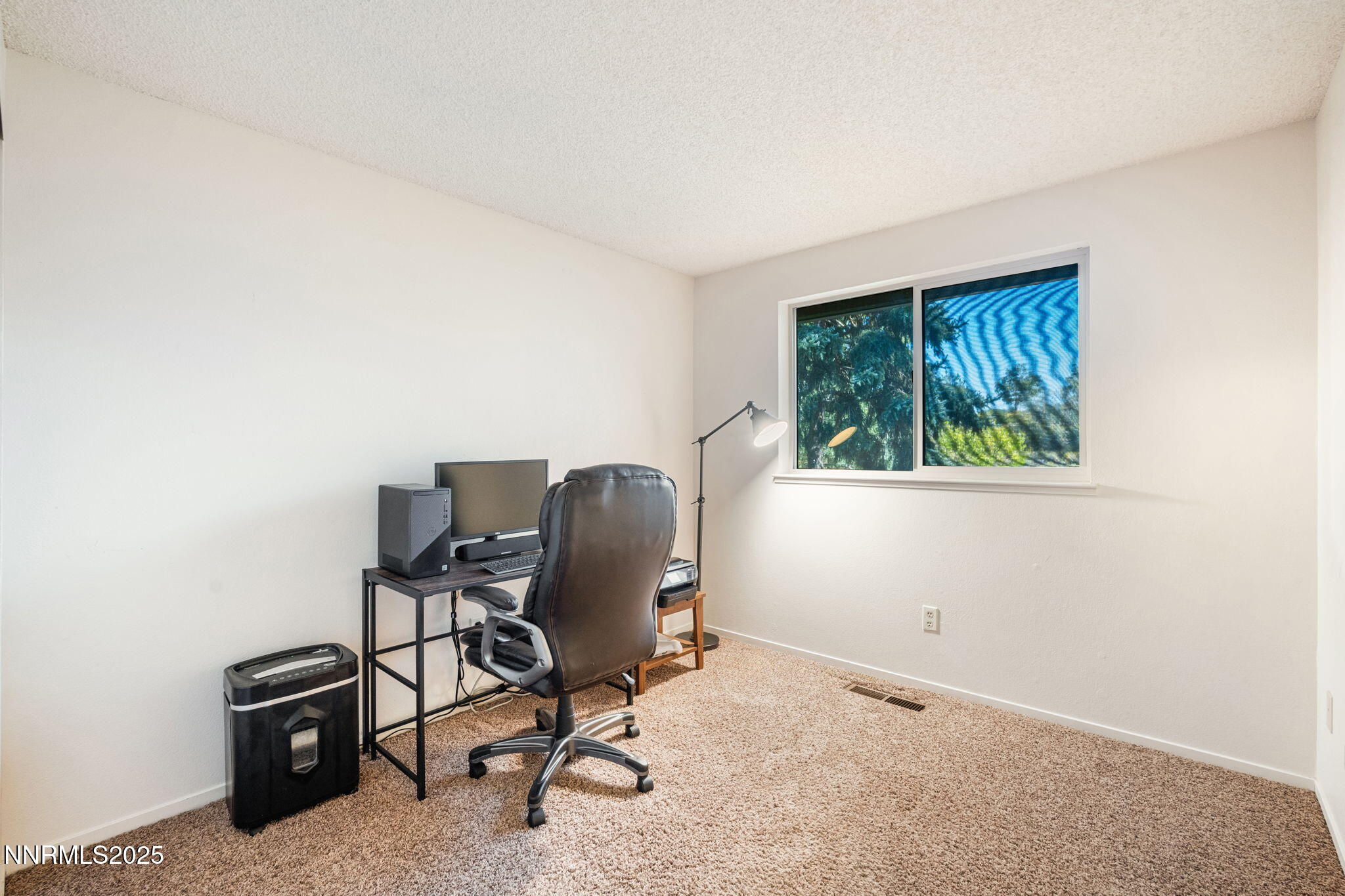 8678 Strutter Way