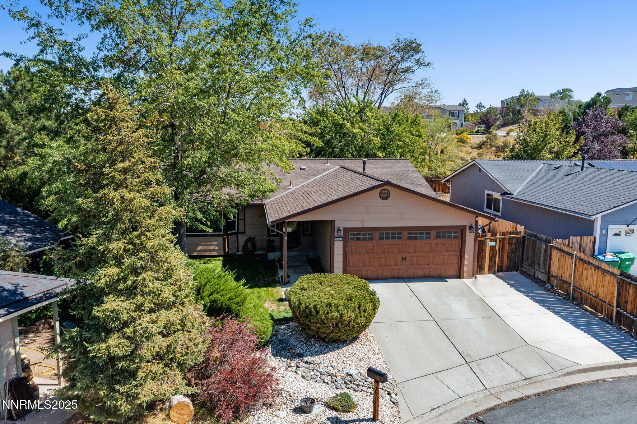 8678 Strutter Way