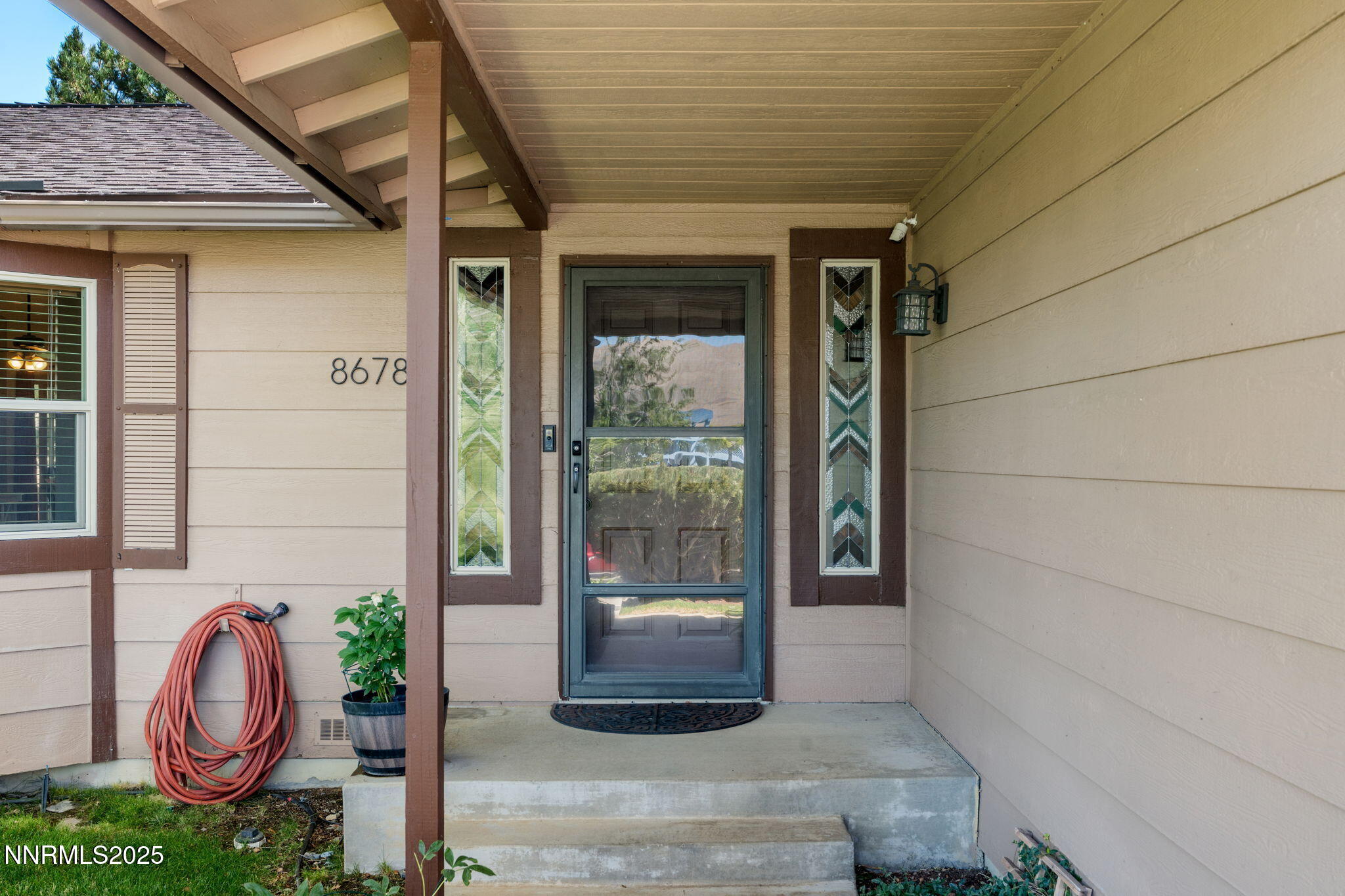 8678 Strutter Way
