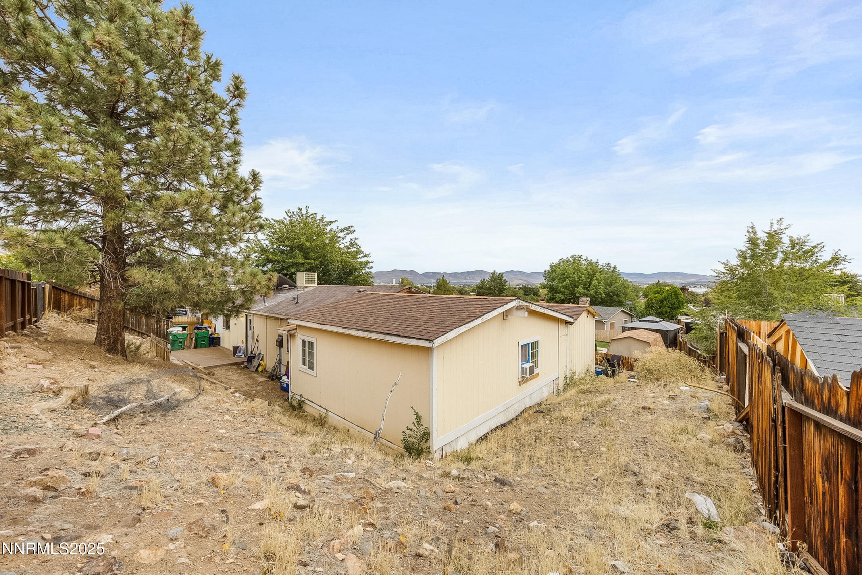 2735 Daffodil Way