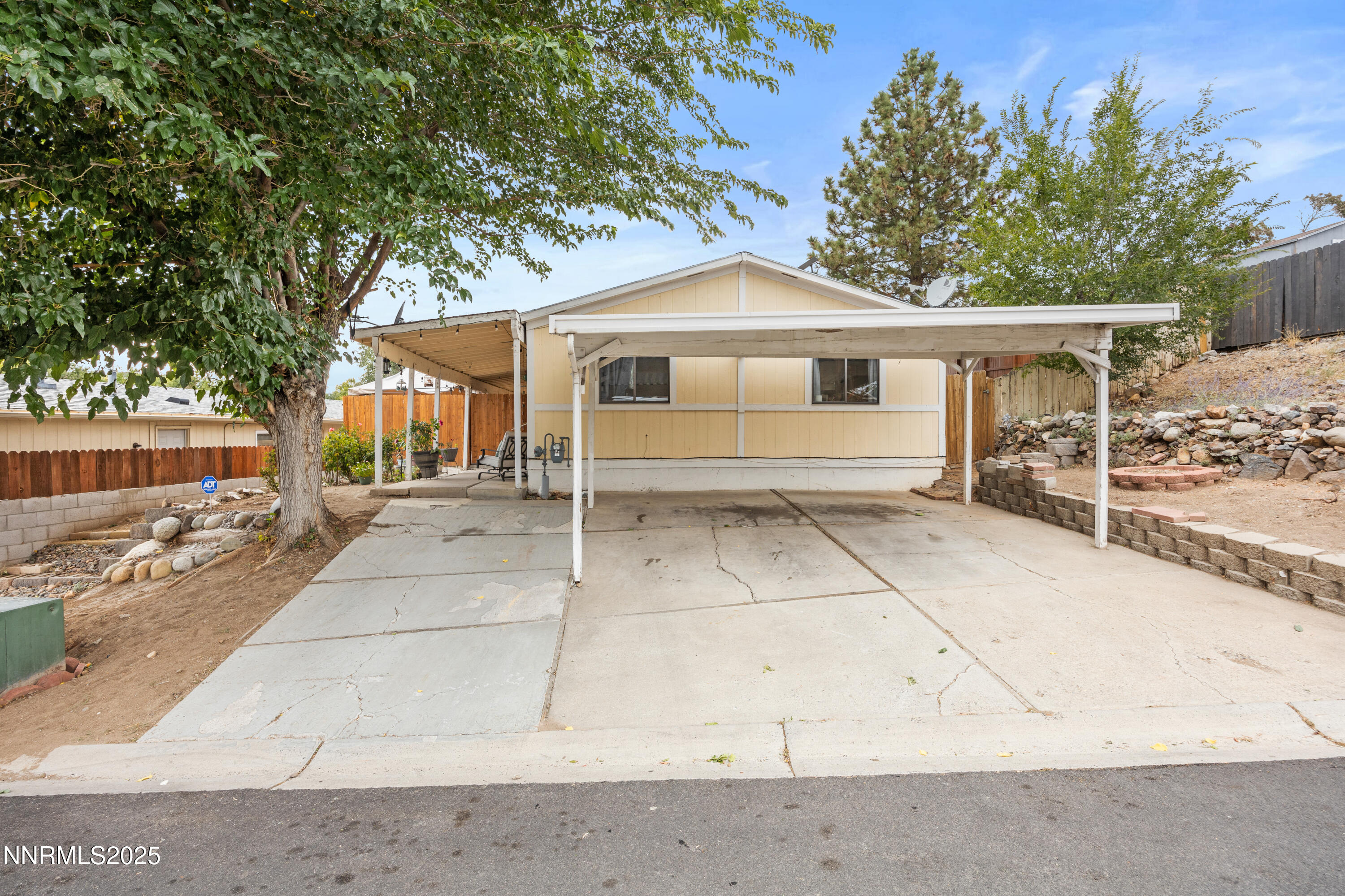 2735 Daffodil Way