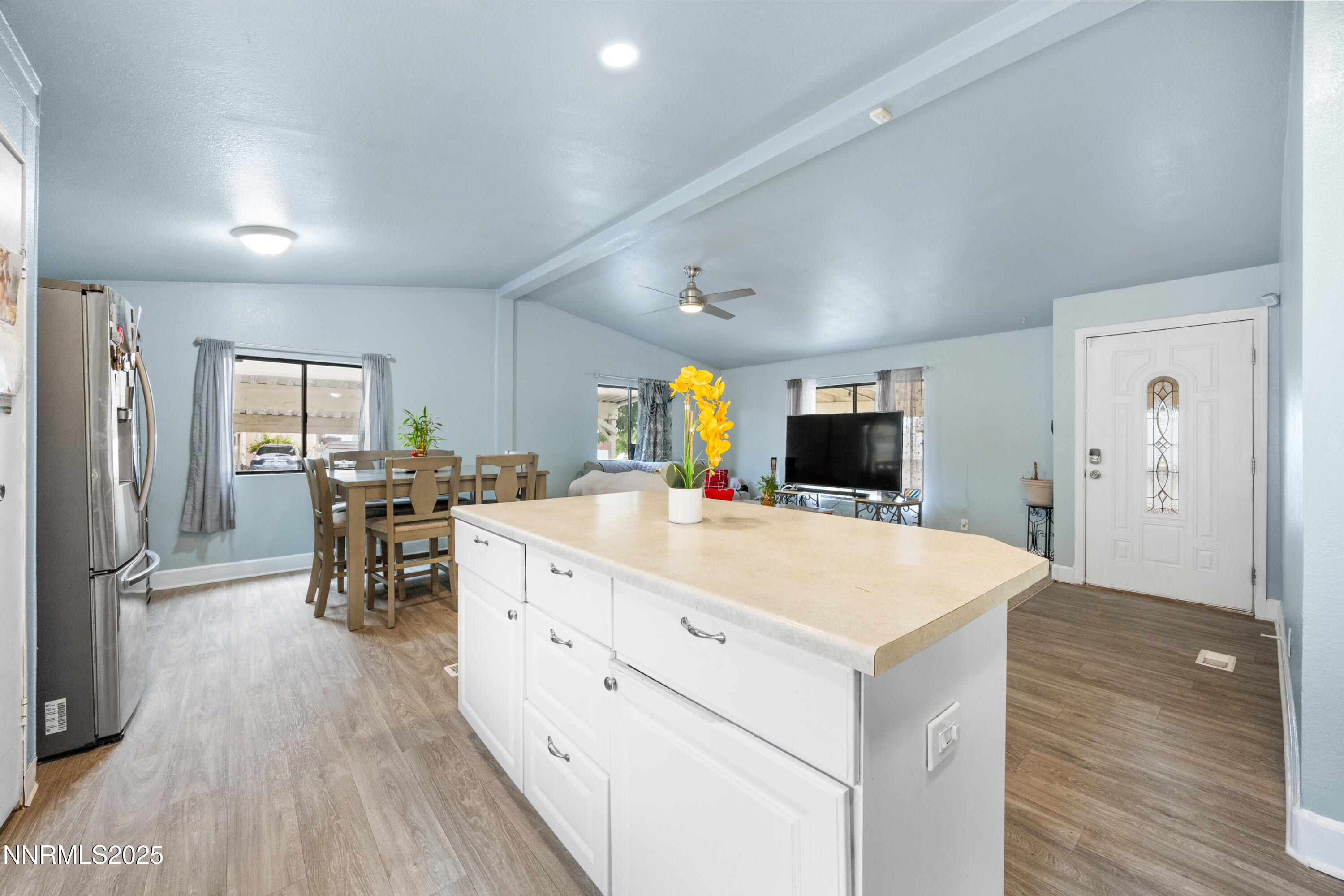 2735 Daffodil Way
