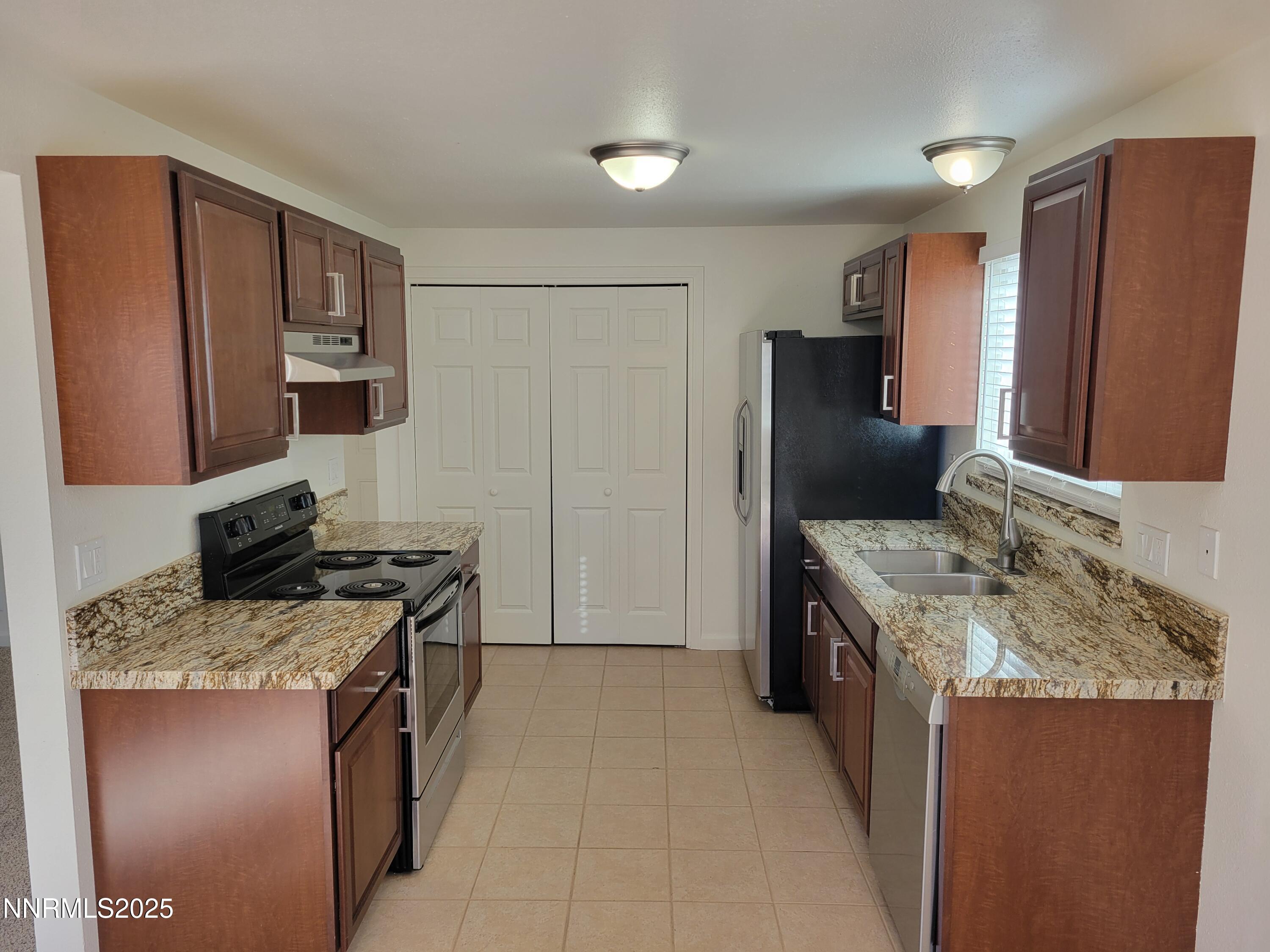 3071 Meadowlands Drive