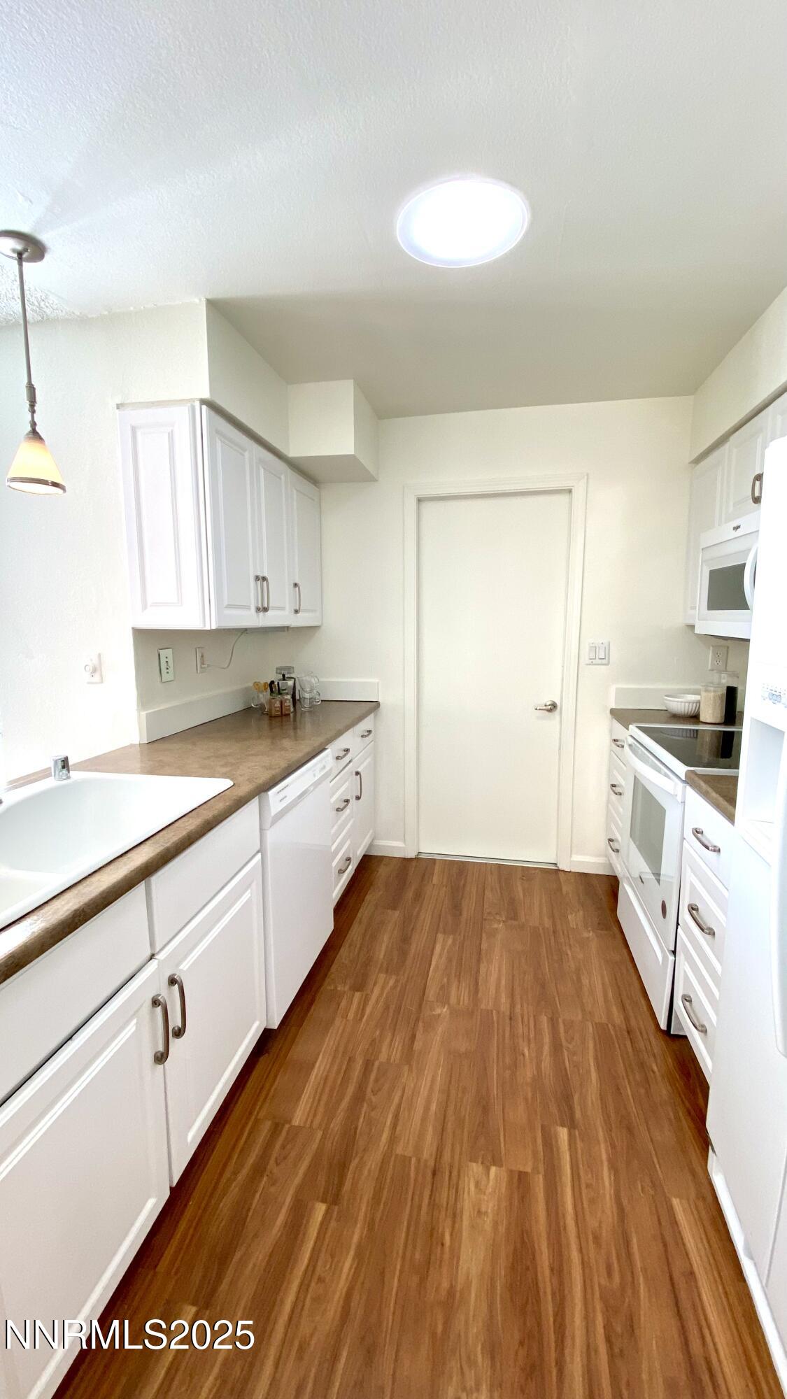 7395 Lindsey Lane