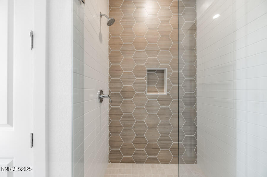 2123 Eaglehead Drive Glenridge 102