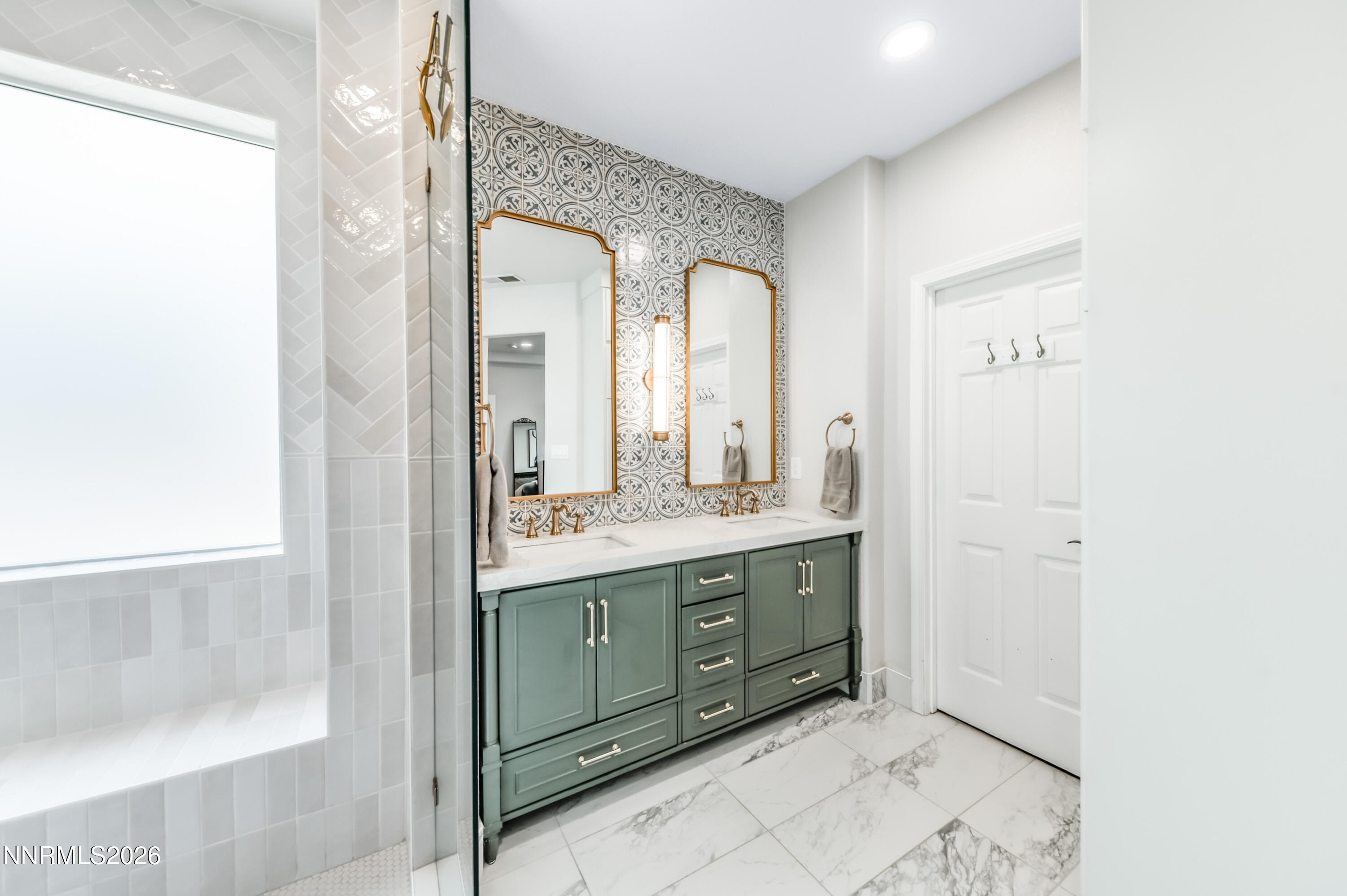 7705 Peavine Shadow Court