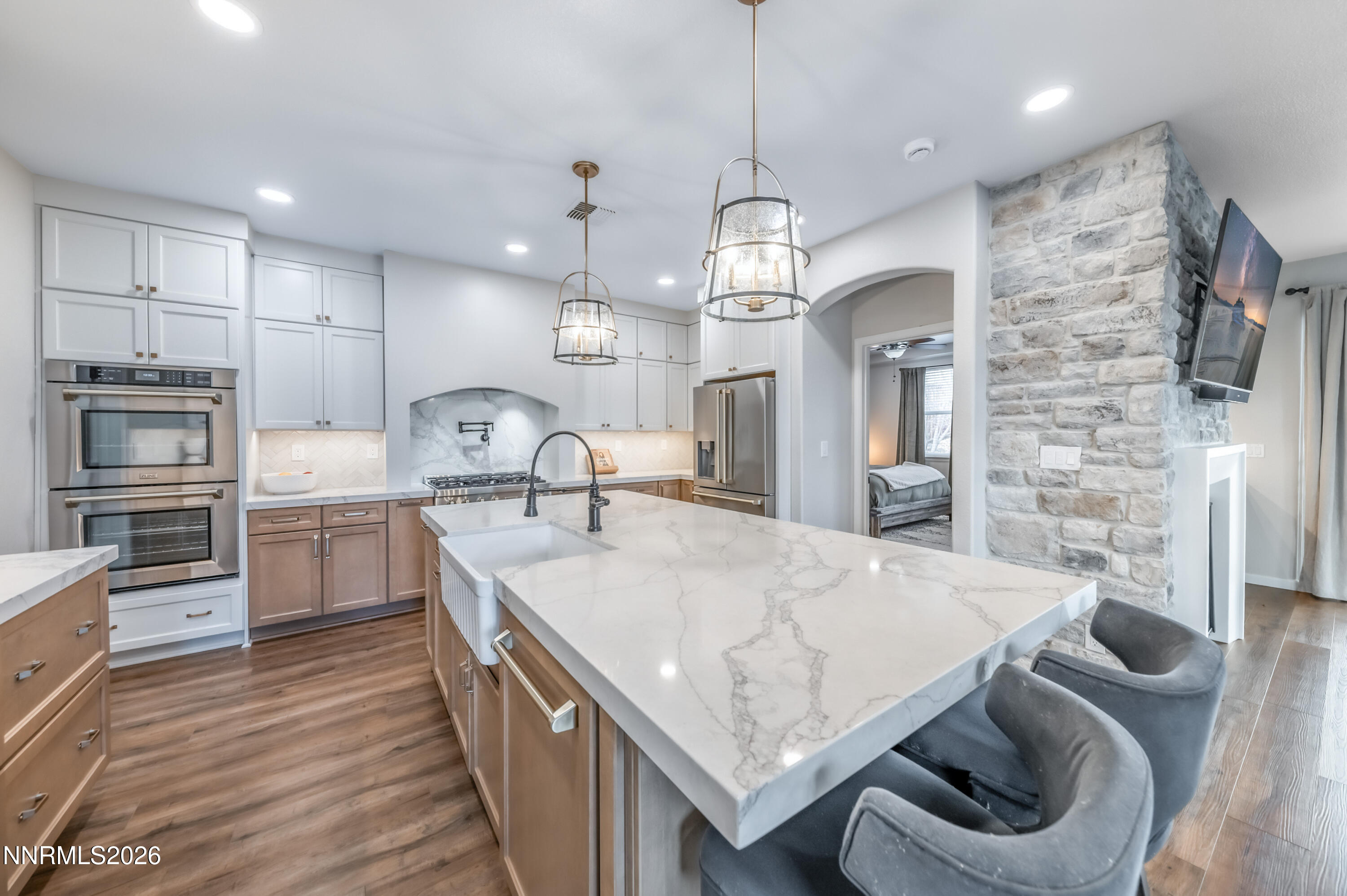 7705 Peavine Shadow Court
