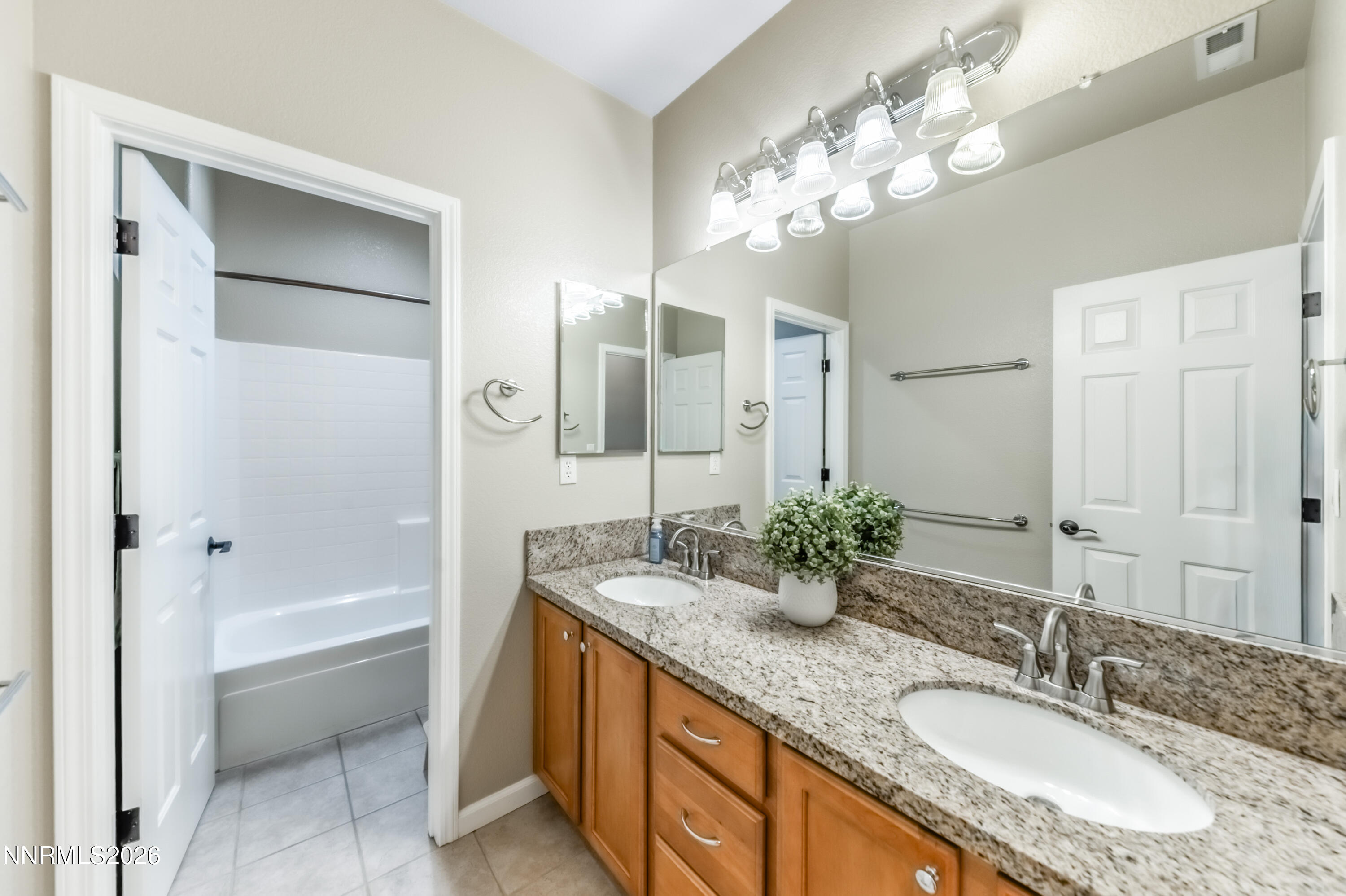 7705 Peavine Shadow Court