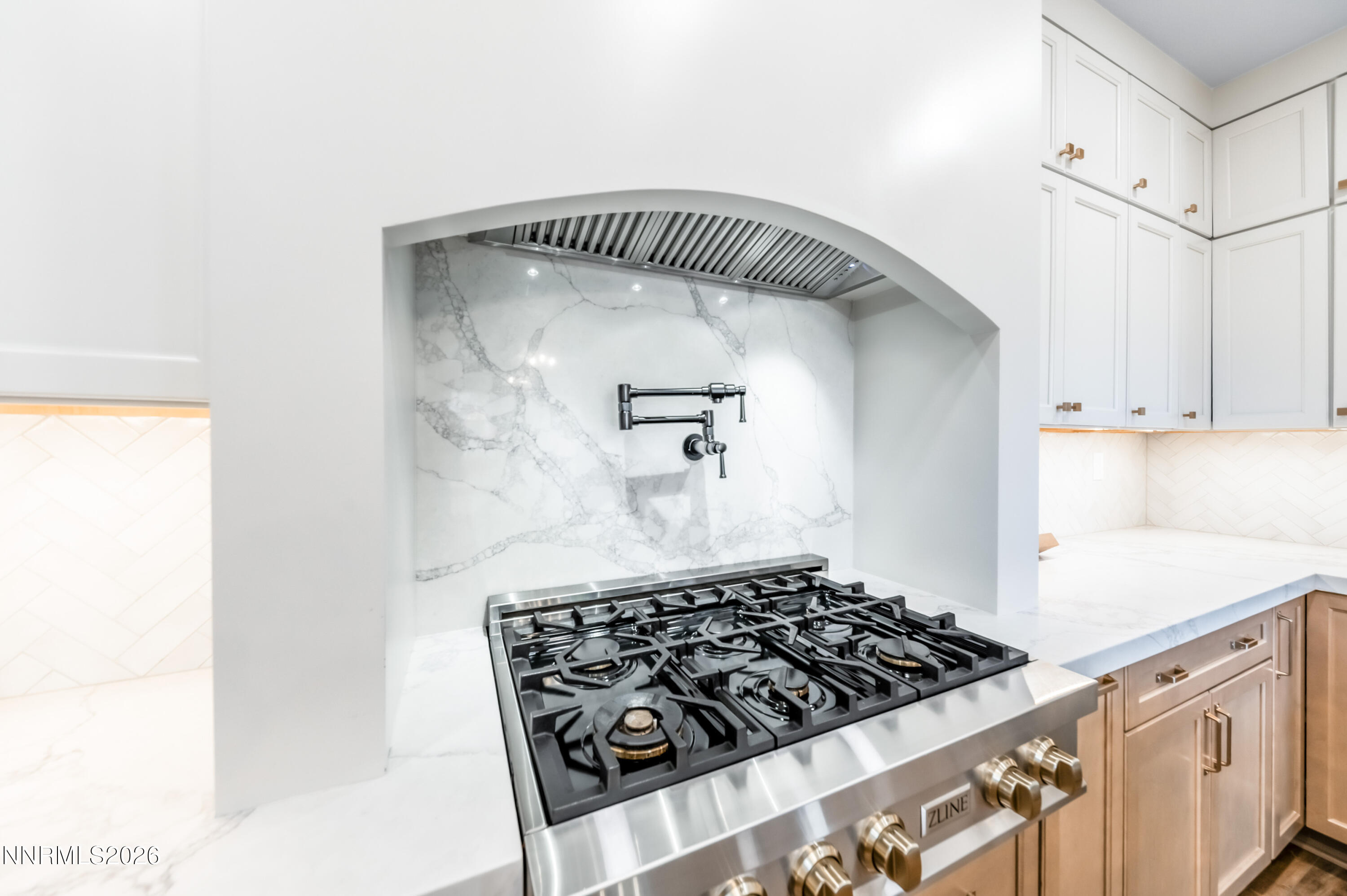 7705 Peavine Shadow Court