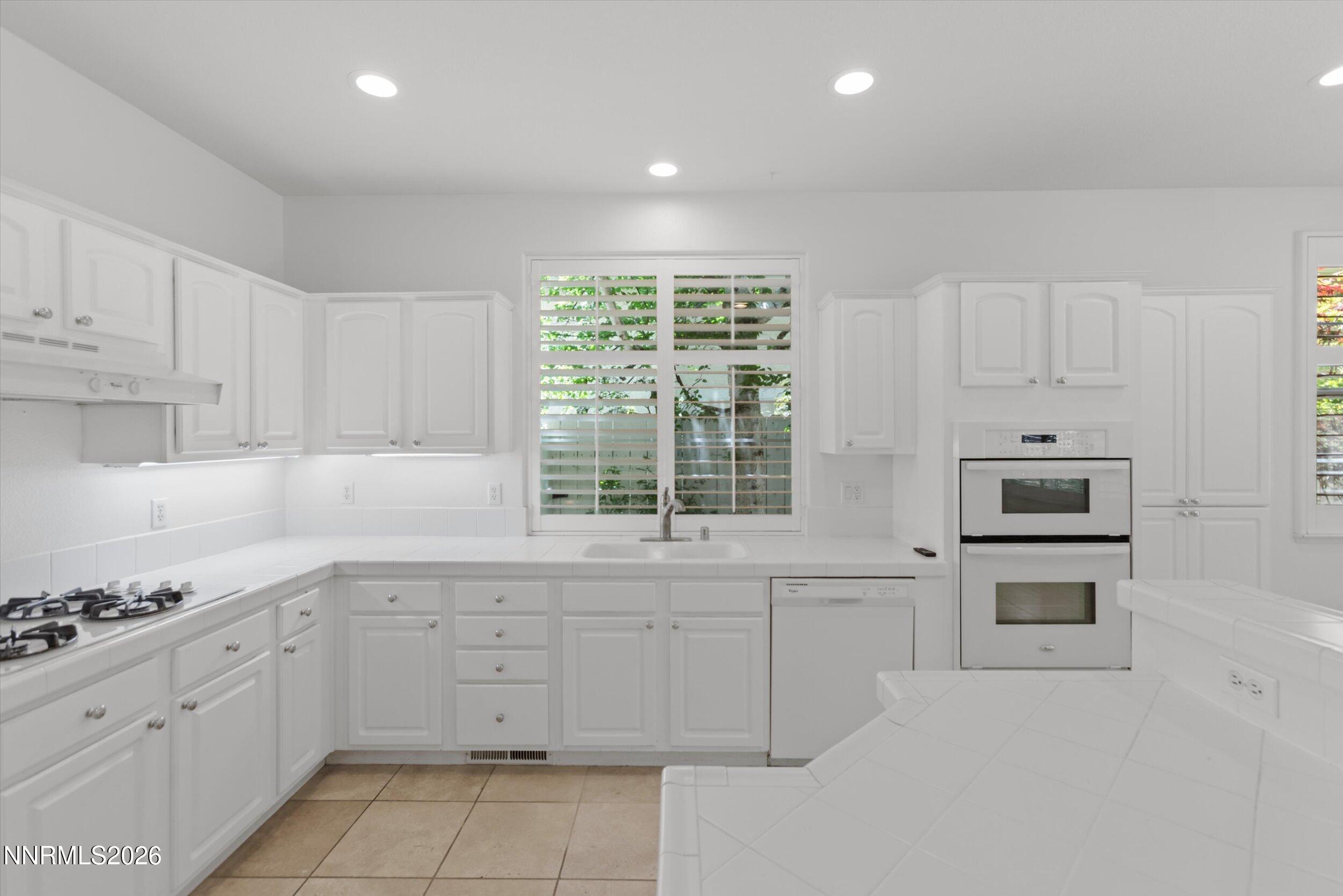 1195 Waverly Court