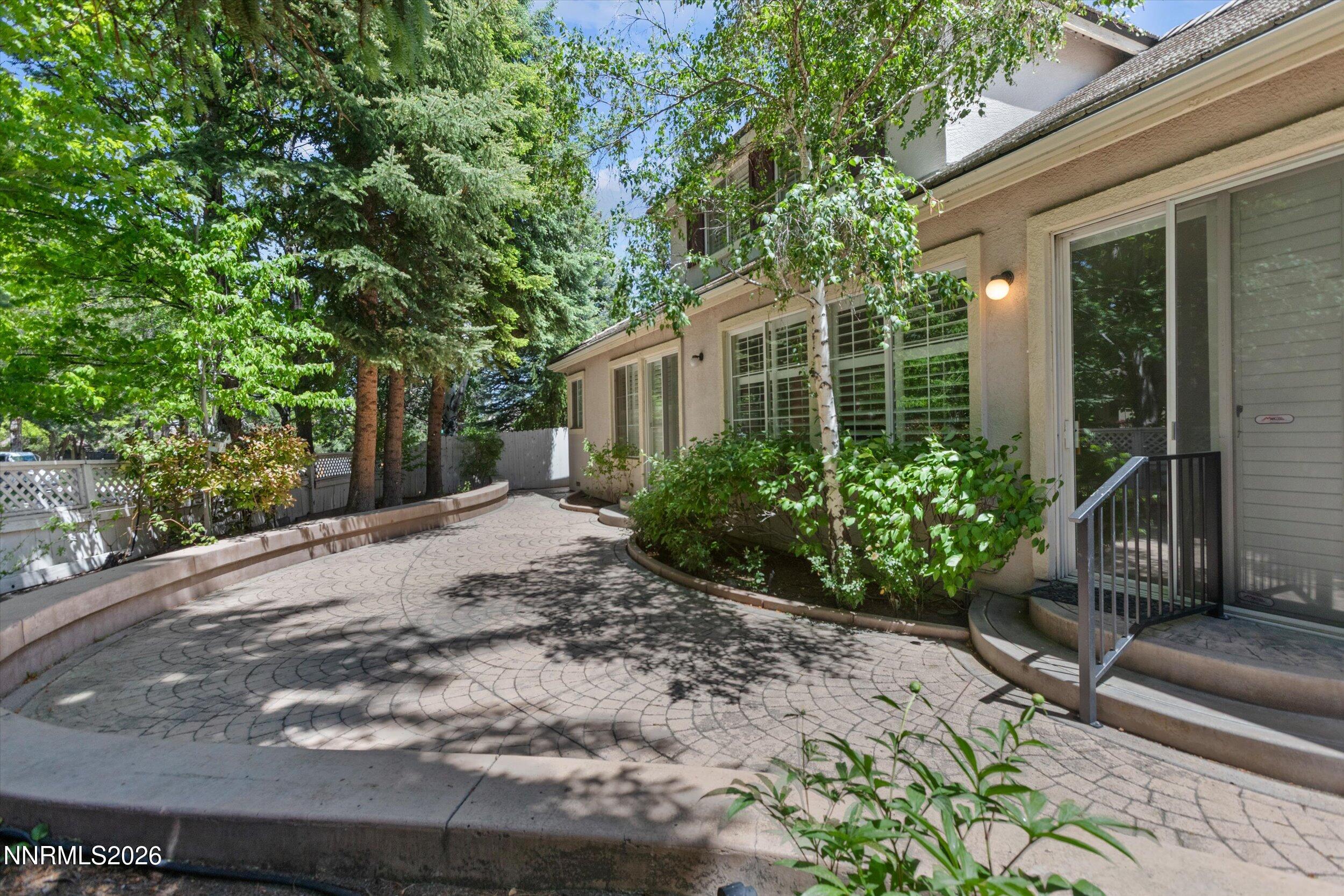 1195 Waverly Court