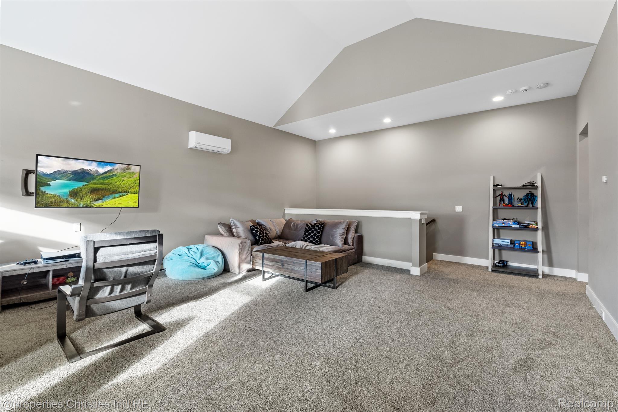 20796 RICHMOND Drive