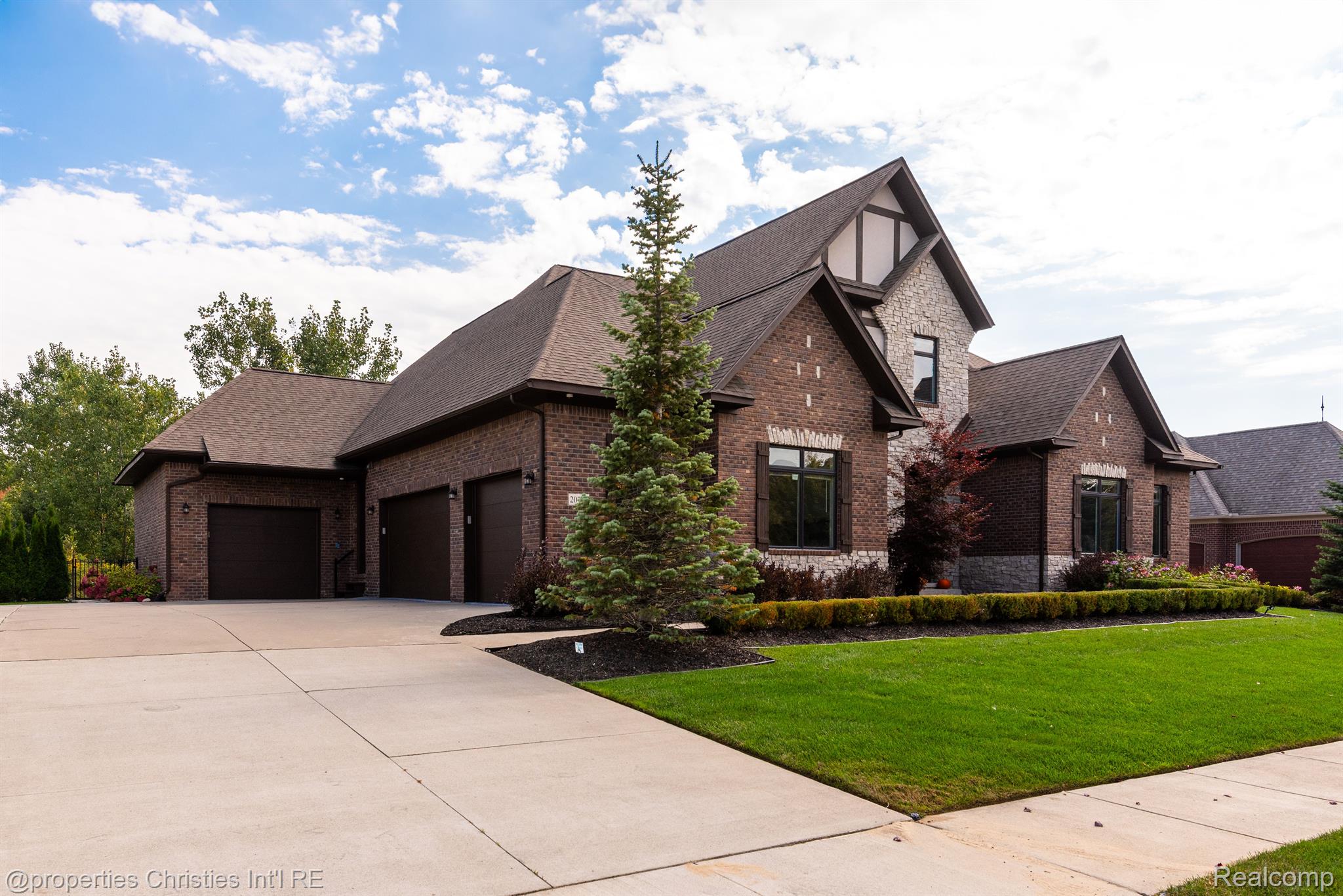 20796 RICHMOND Drive