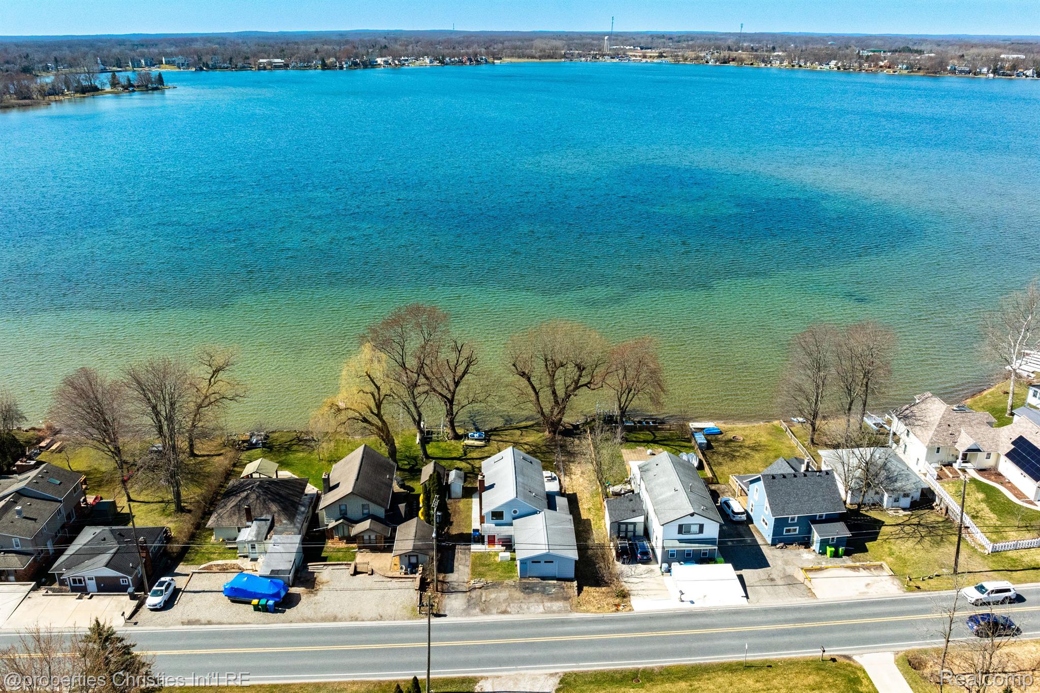555 E SHORE Drive