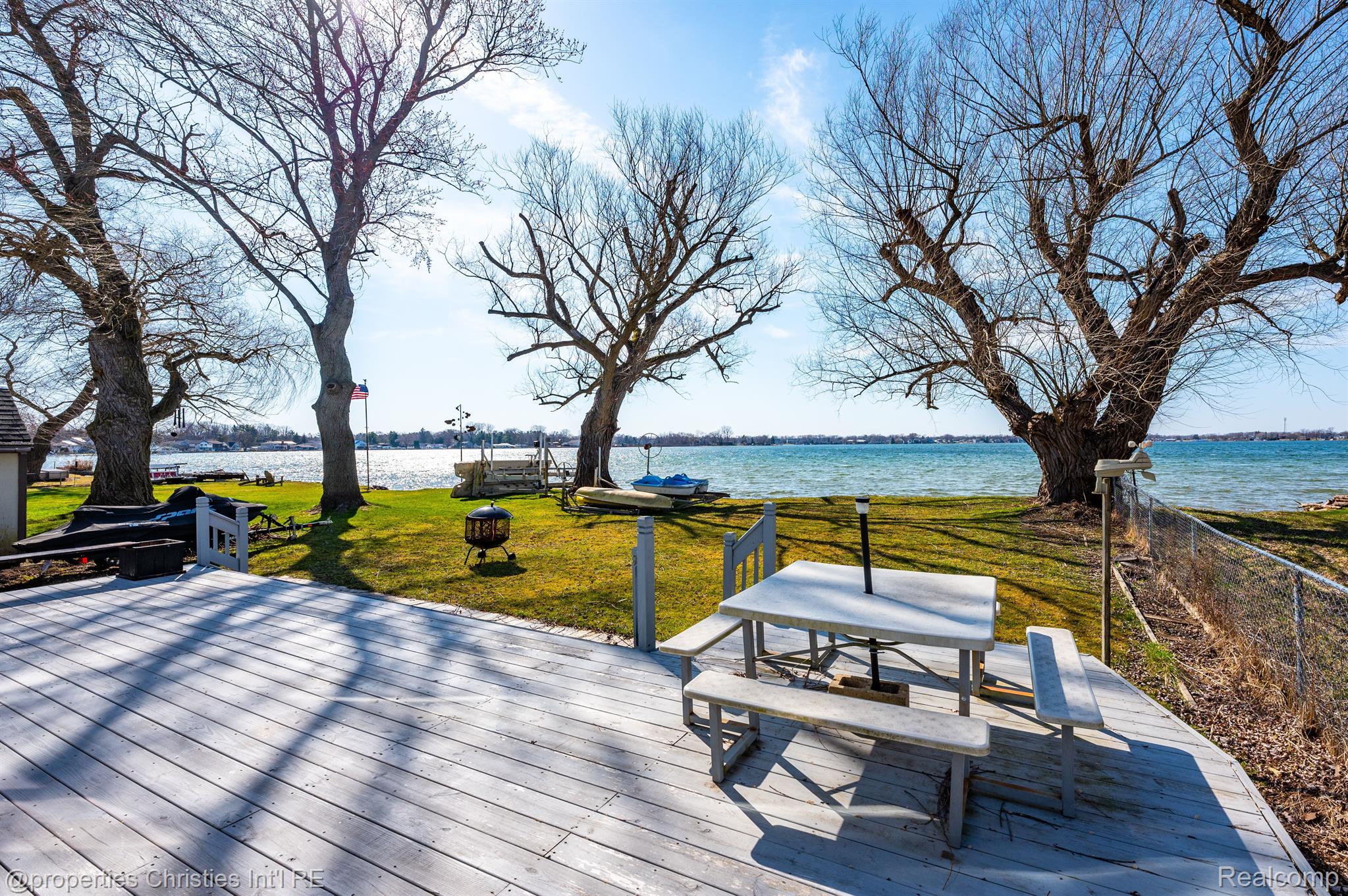 555 E SHORE Drive