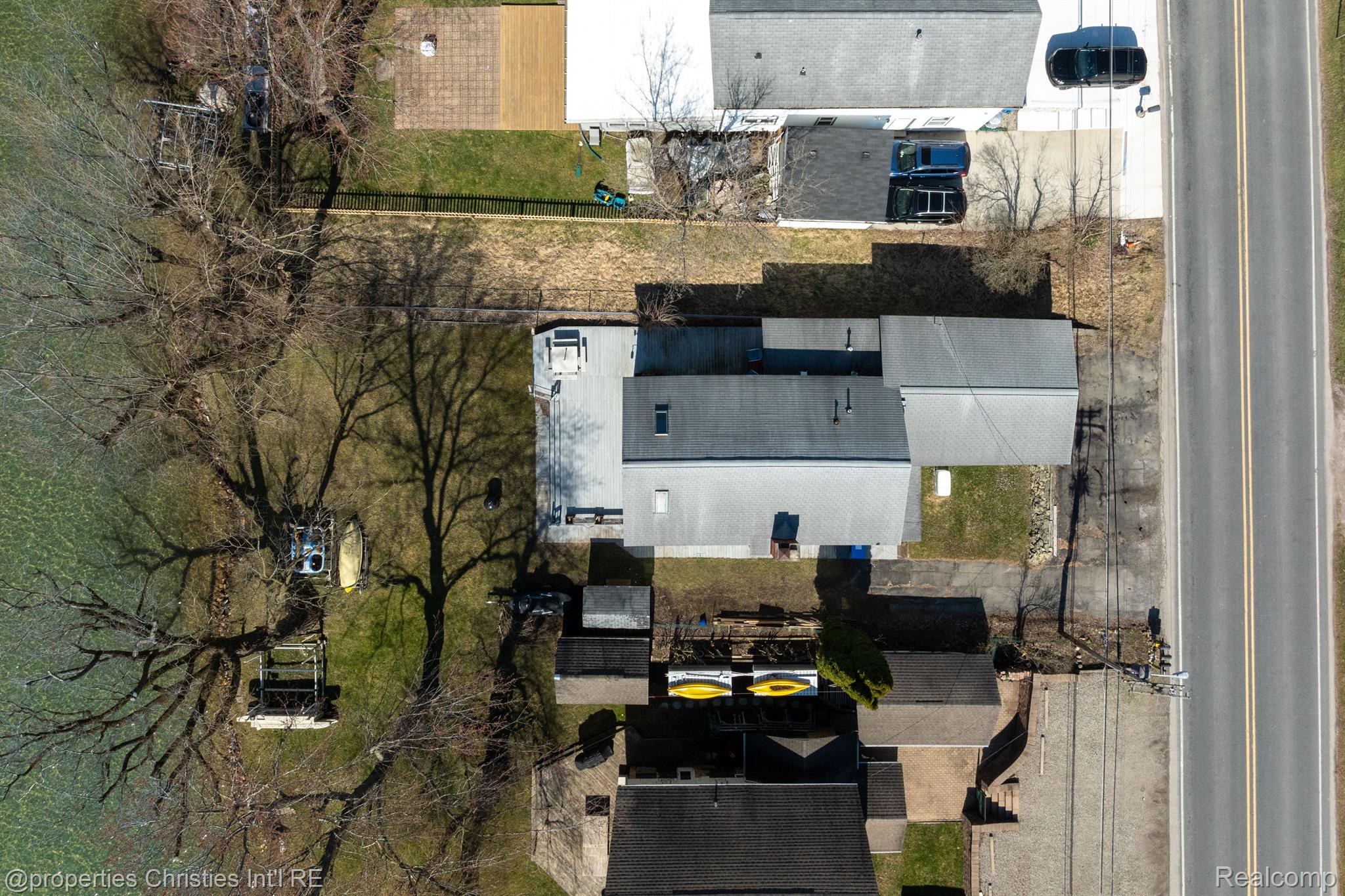 555 E SHORE Drive