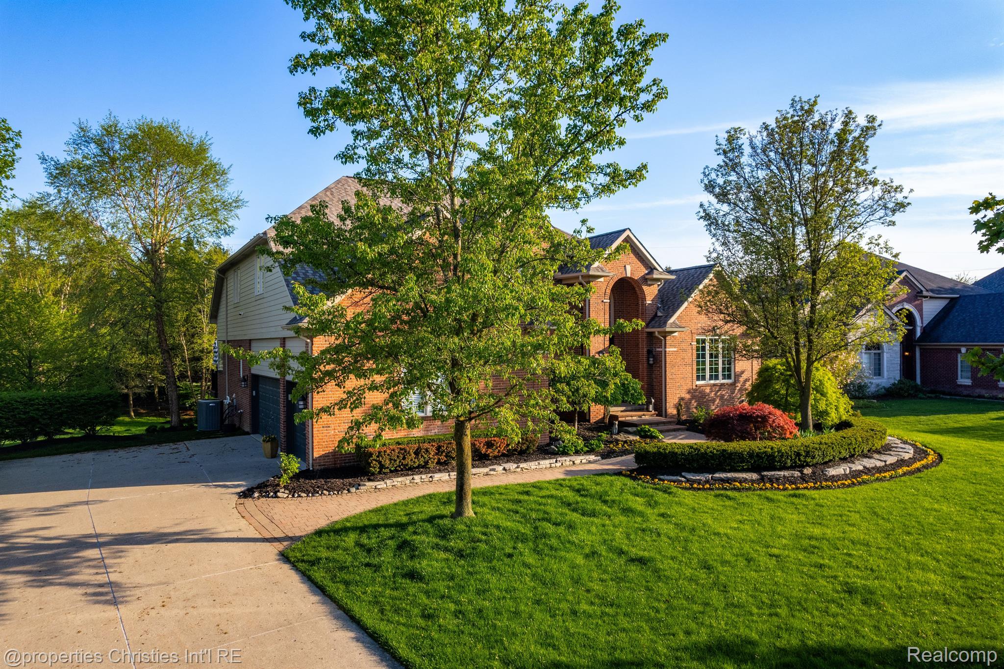 48415 BINGHAMPTON Drive