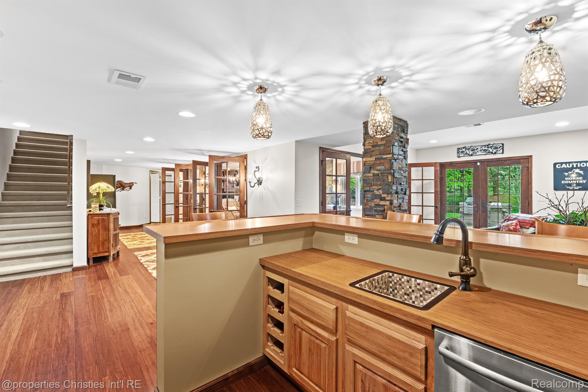 48415 BINGHAMPTON Drive