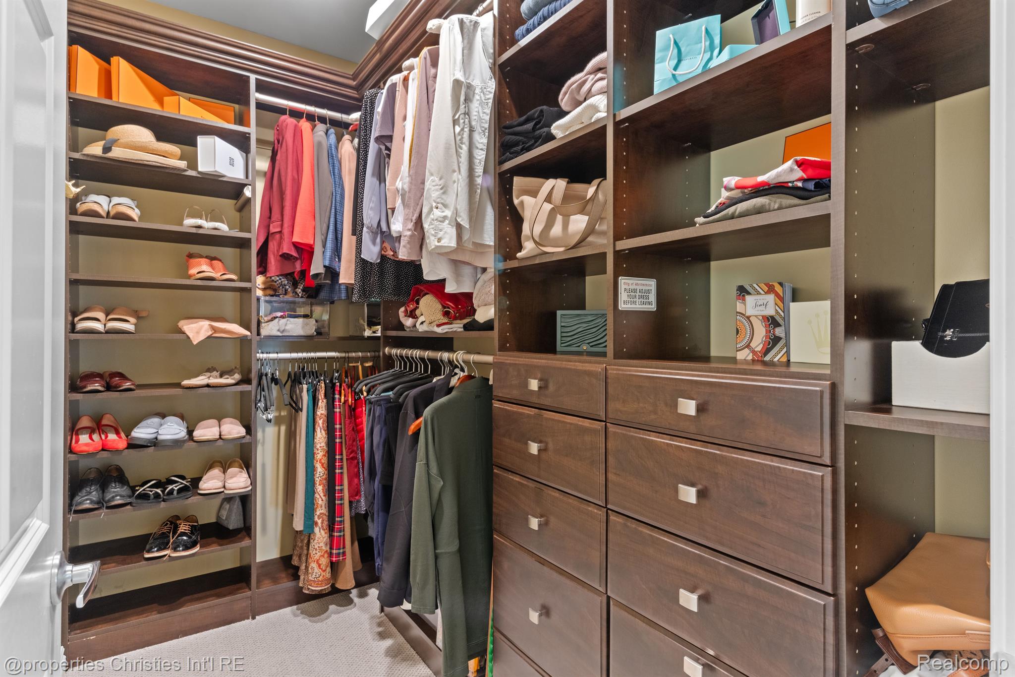 48415 BINGHAMPTON Drive