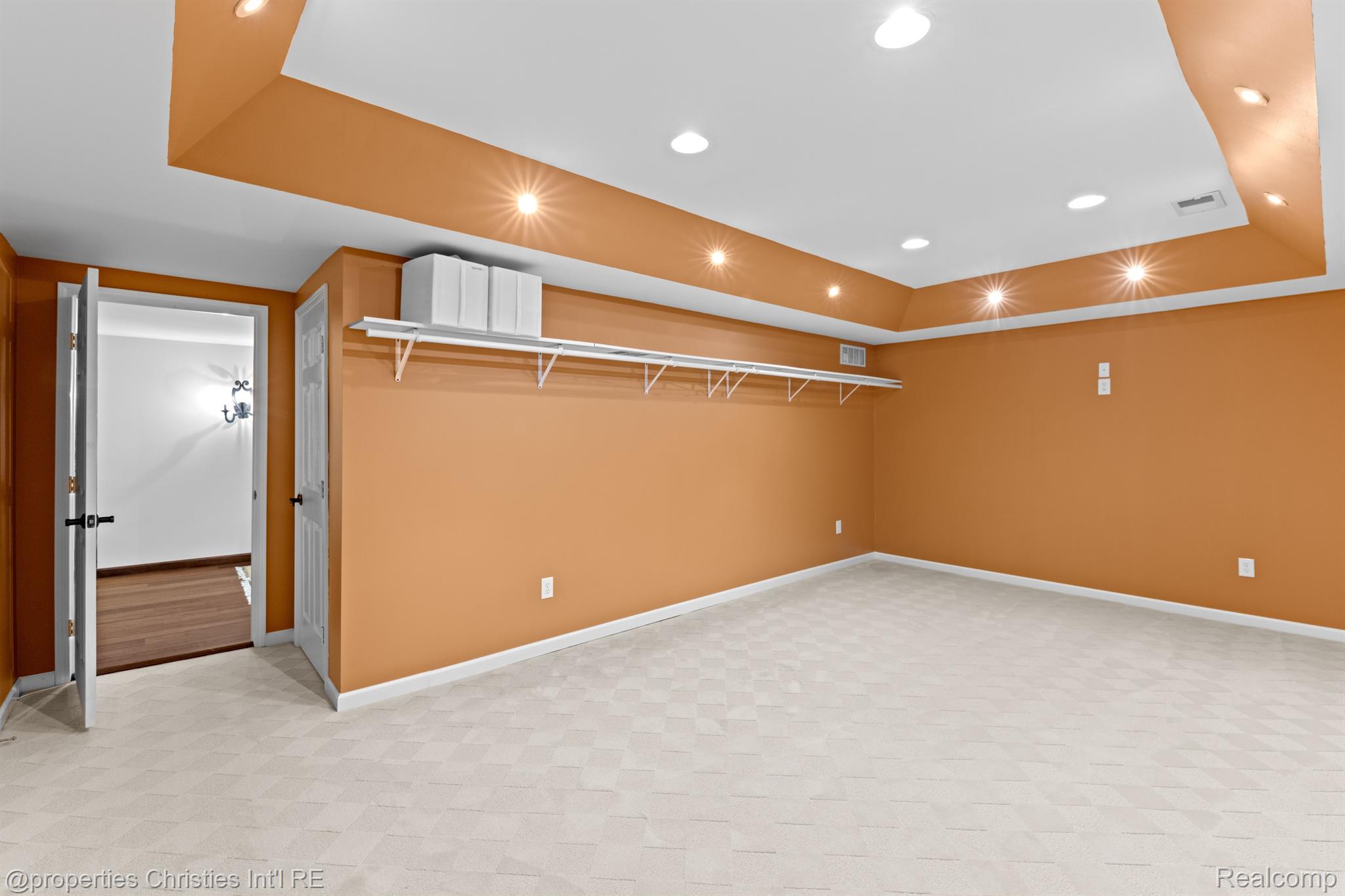 48415 BINGHAMPTON Drive