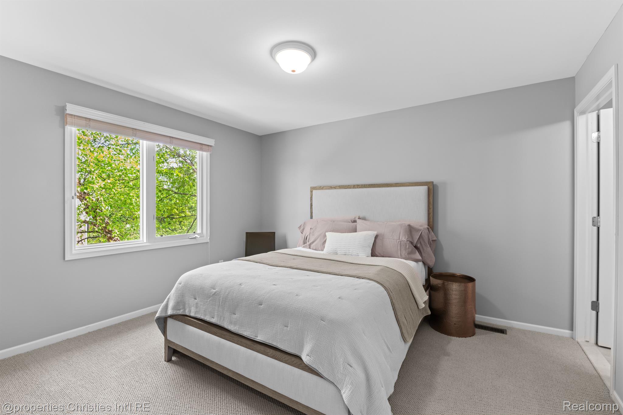 48415 BINGHAMPTON Drive