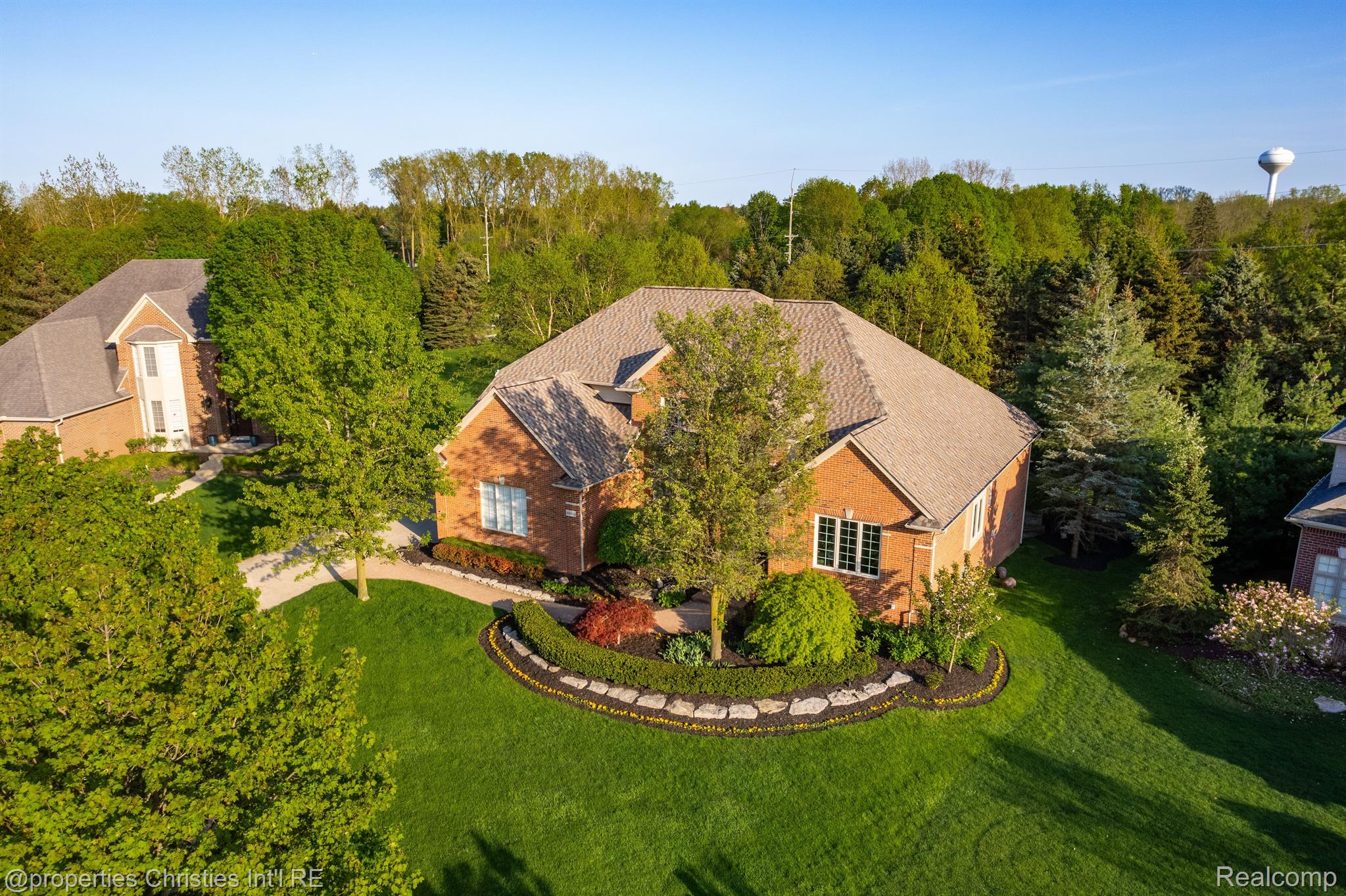 48415 BINGHAMPTON Drive