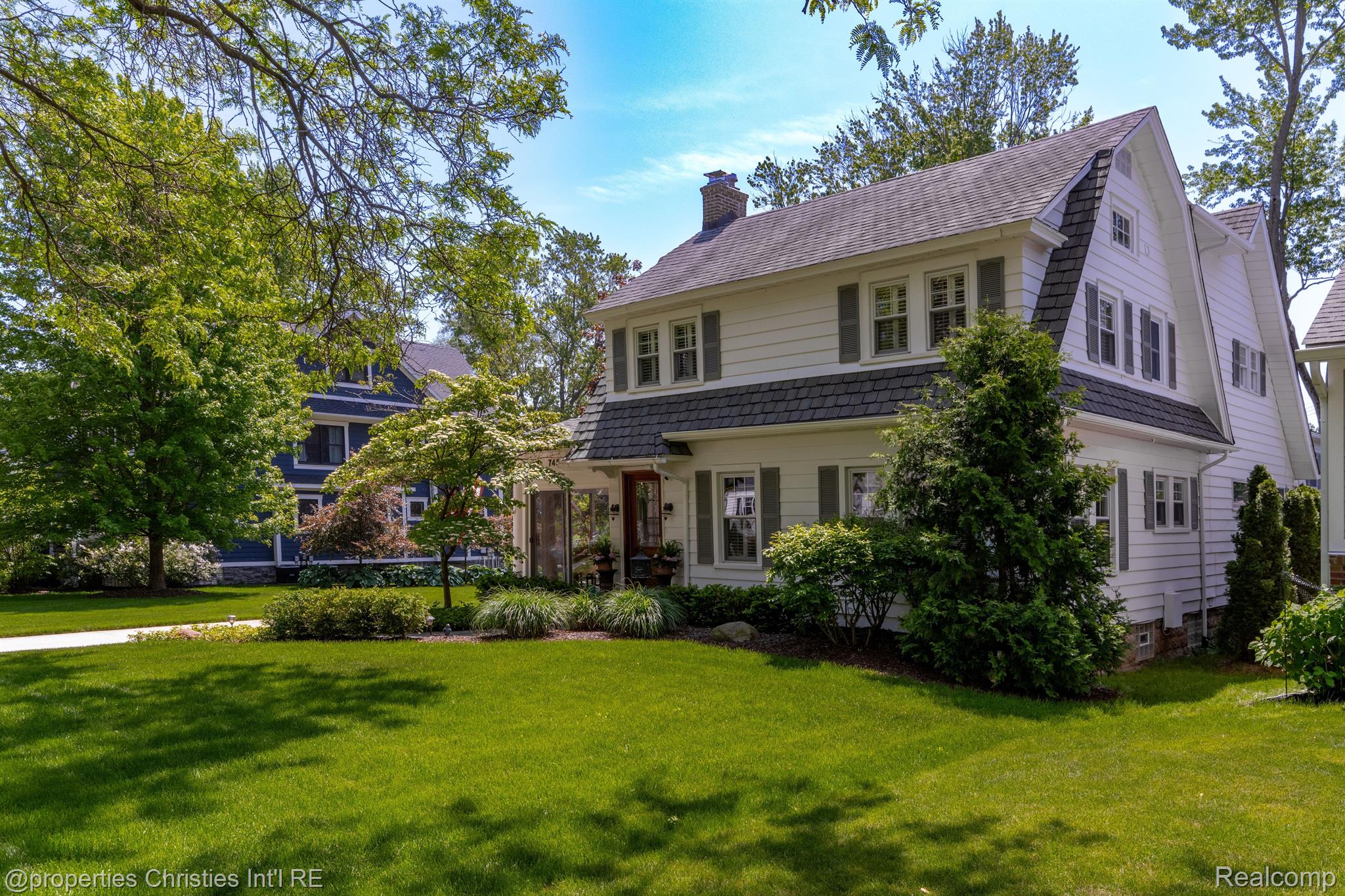 745 SPRING Drive