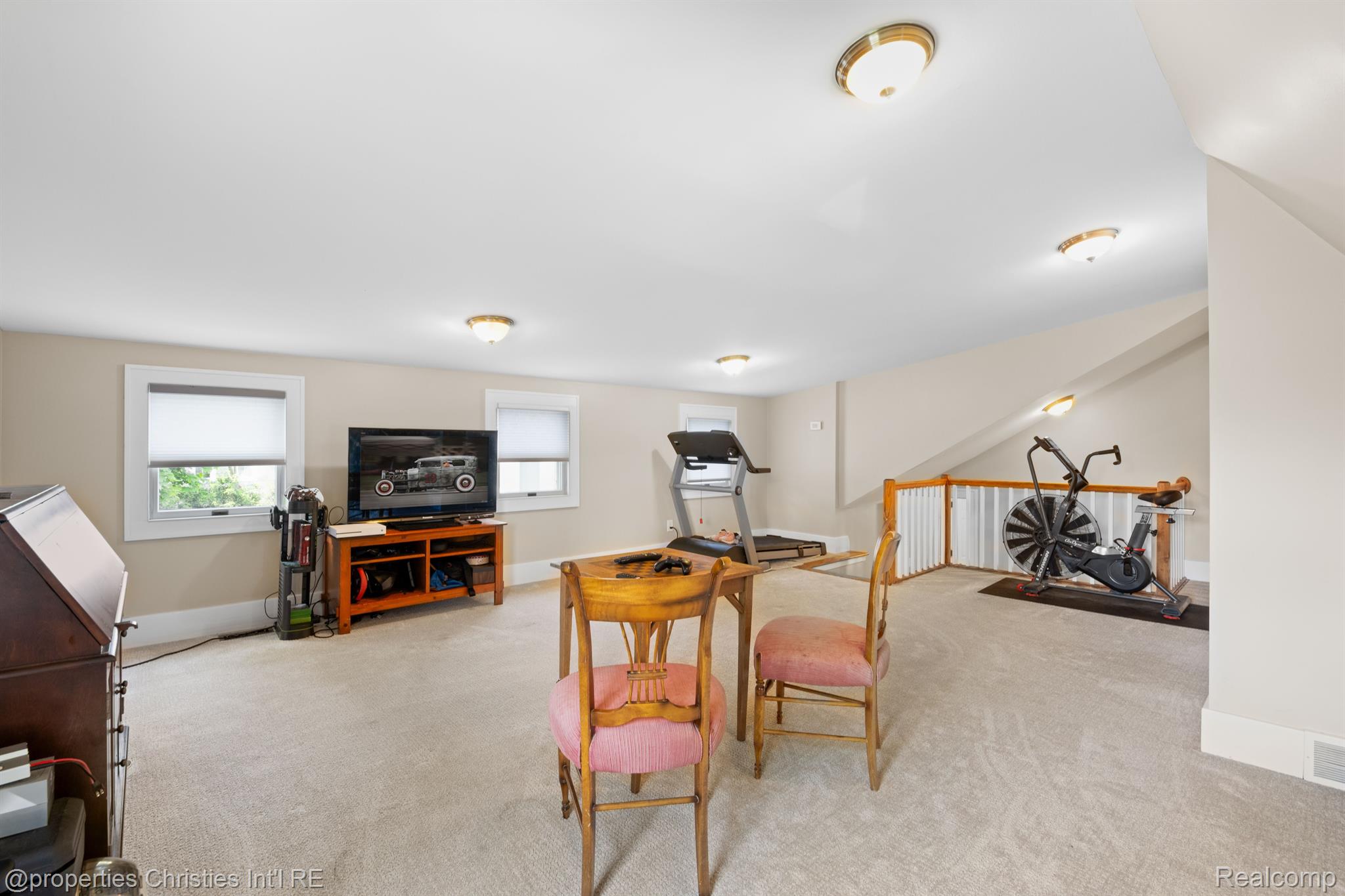 745 SPRING Drive