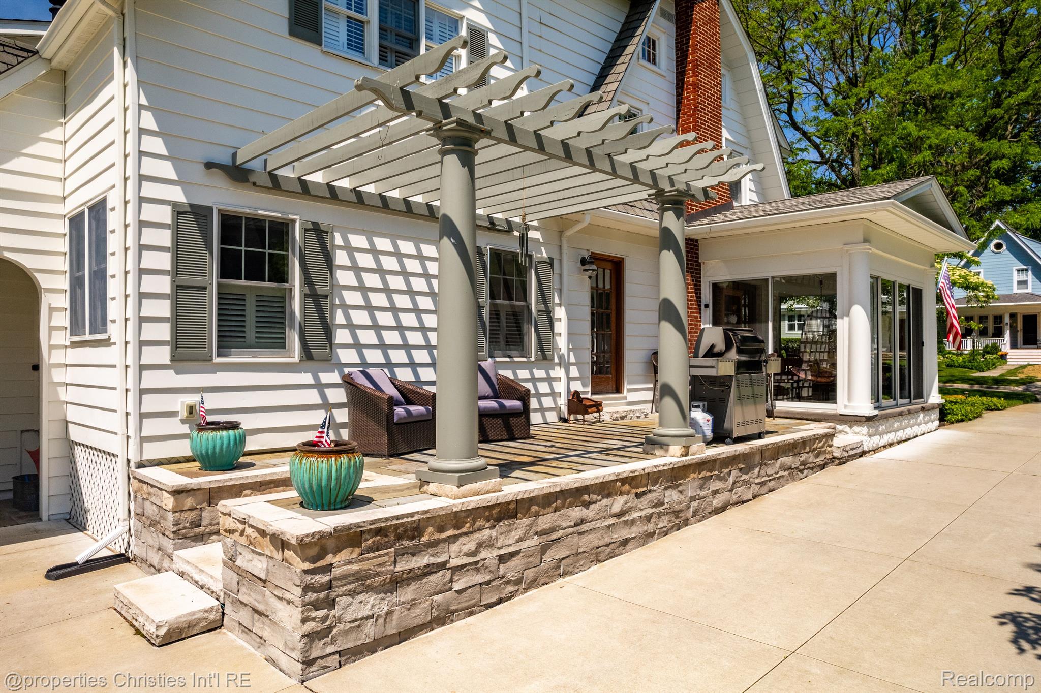 745 SPRING Drive