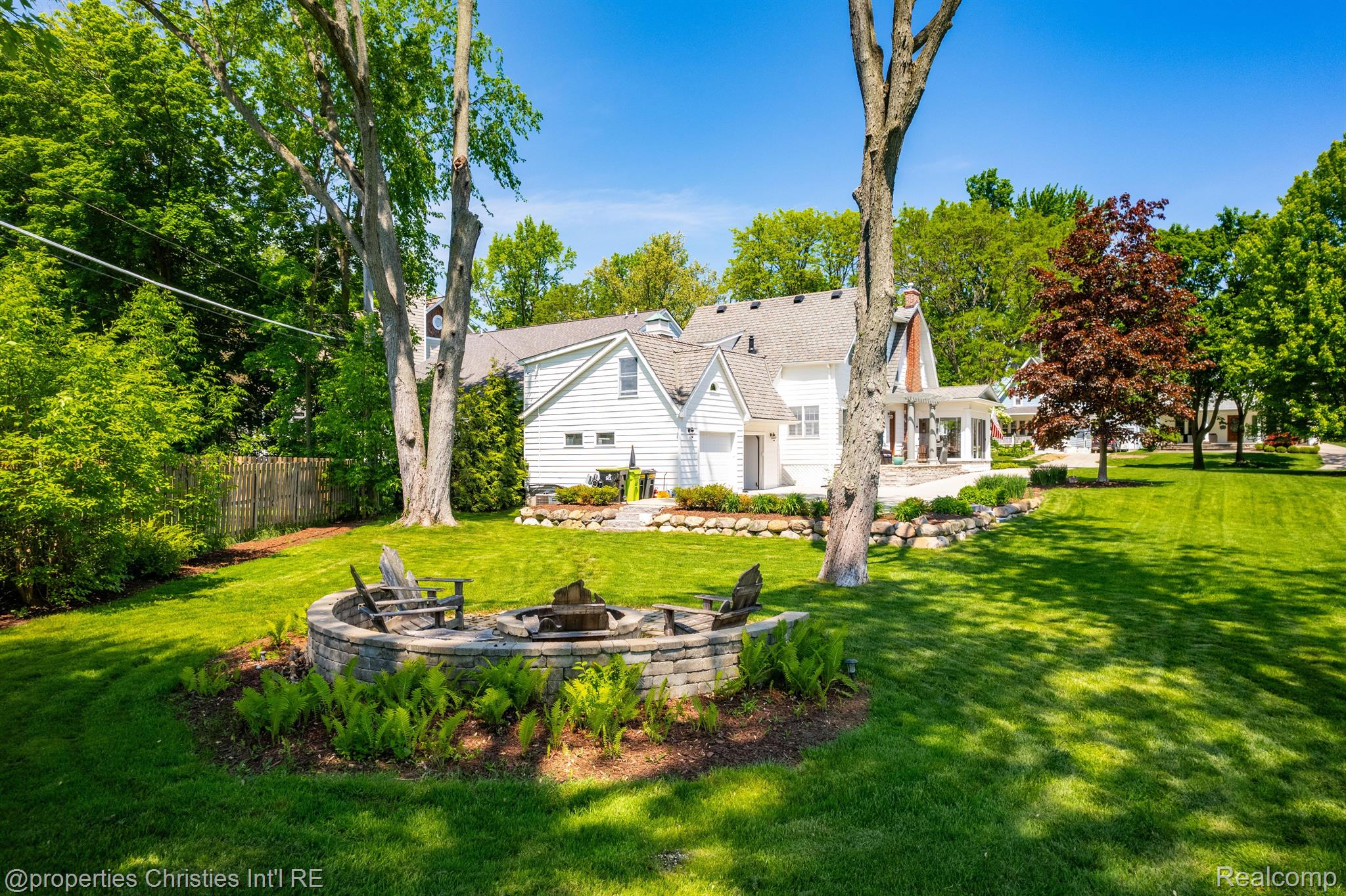 745 SPRING Drive