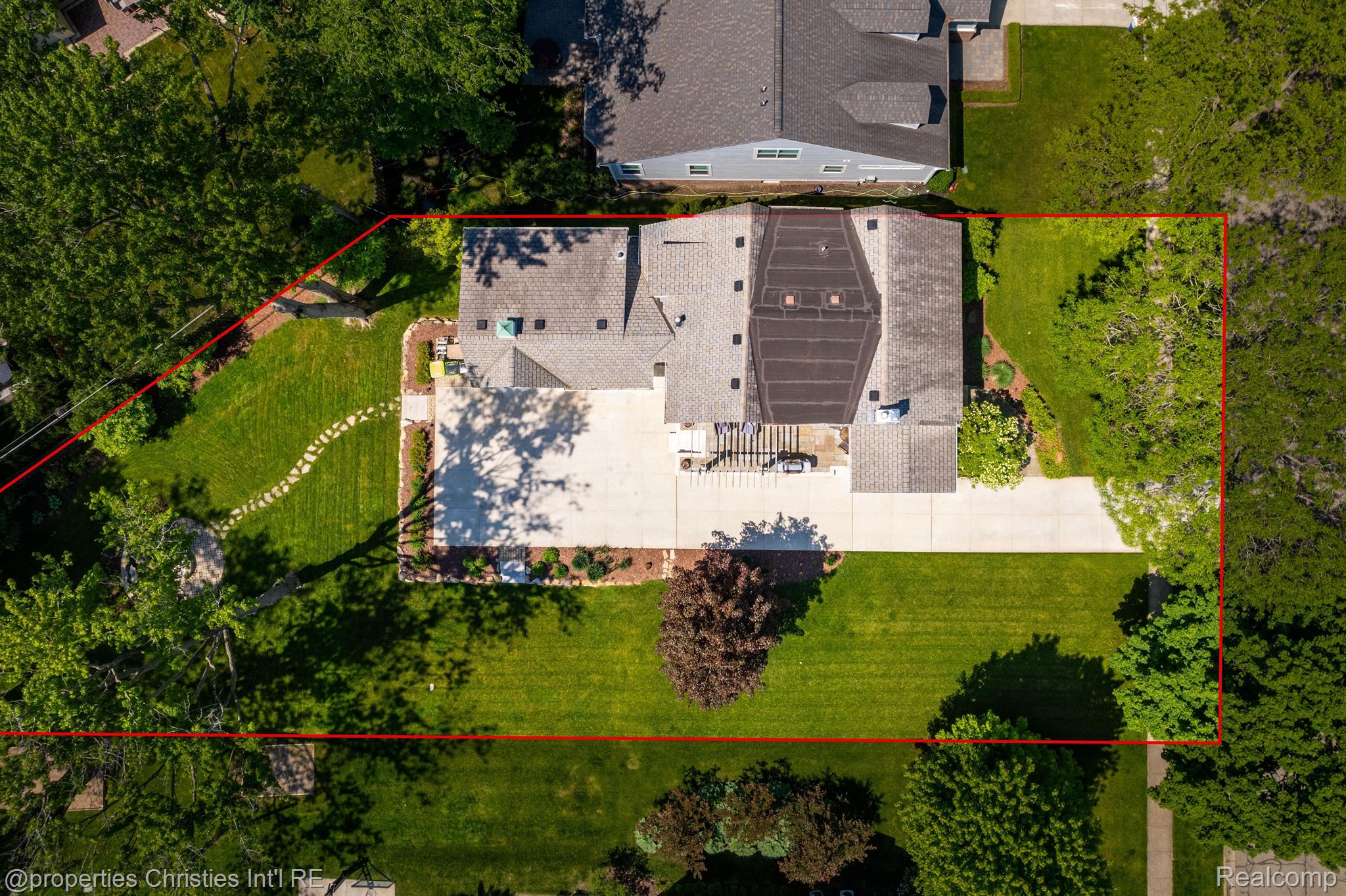 745 SPRING Drive