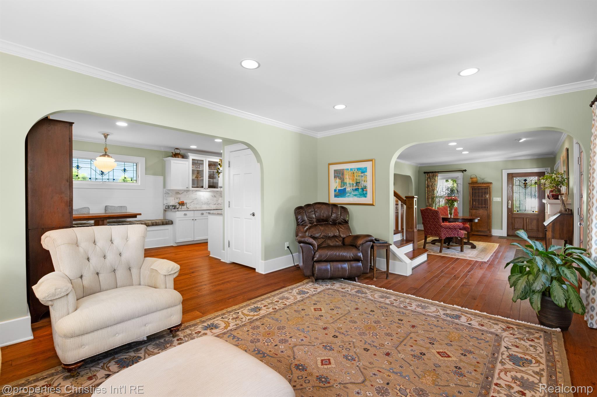 745 SPRING Drive