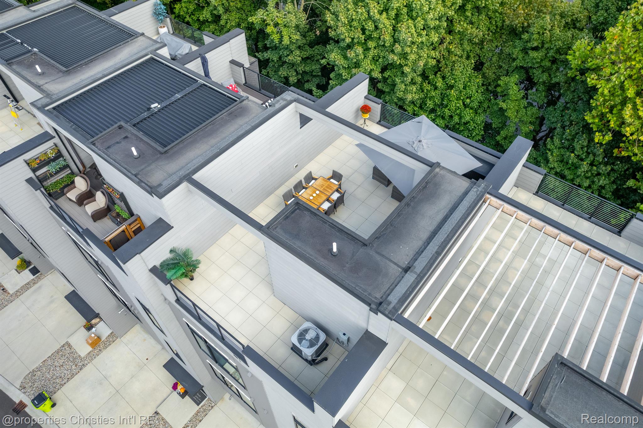 108 N CENTER Cove