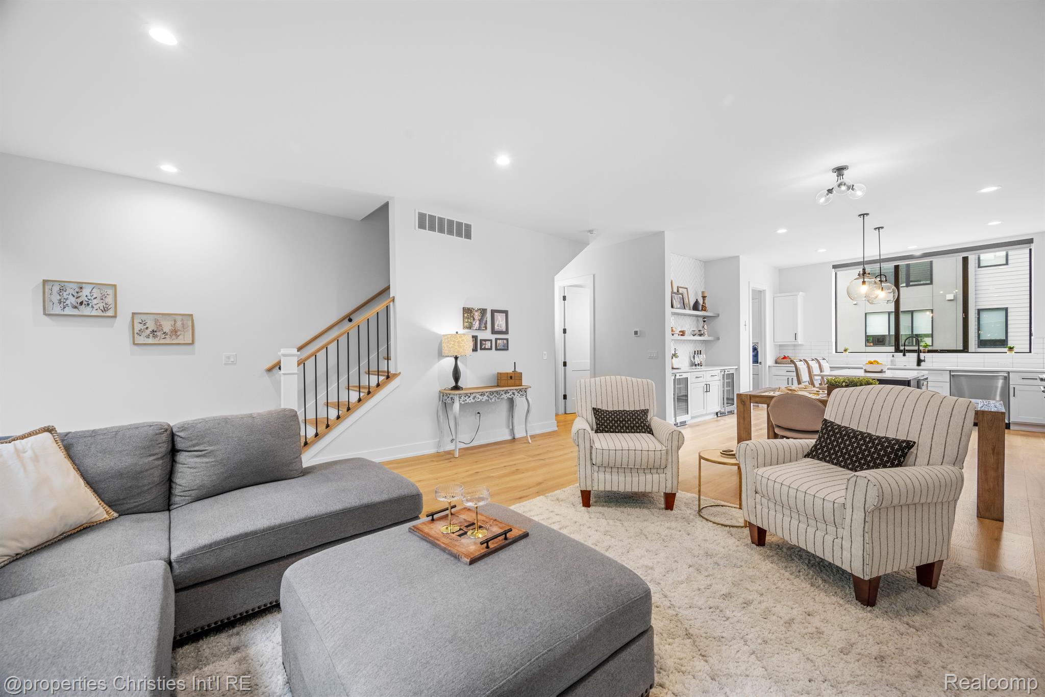 108 N CENTER Cove