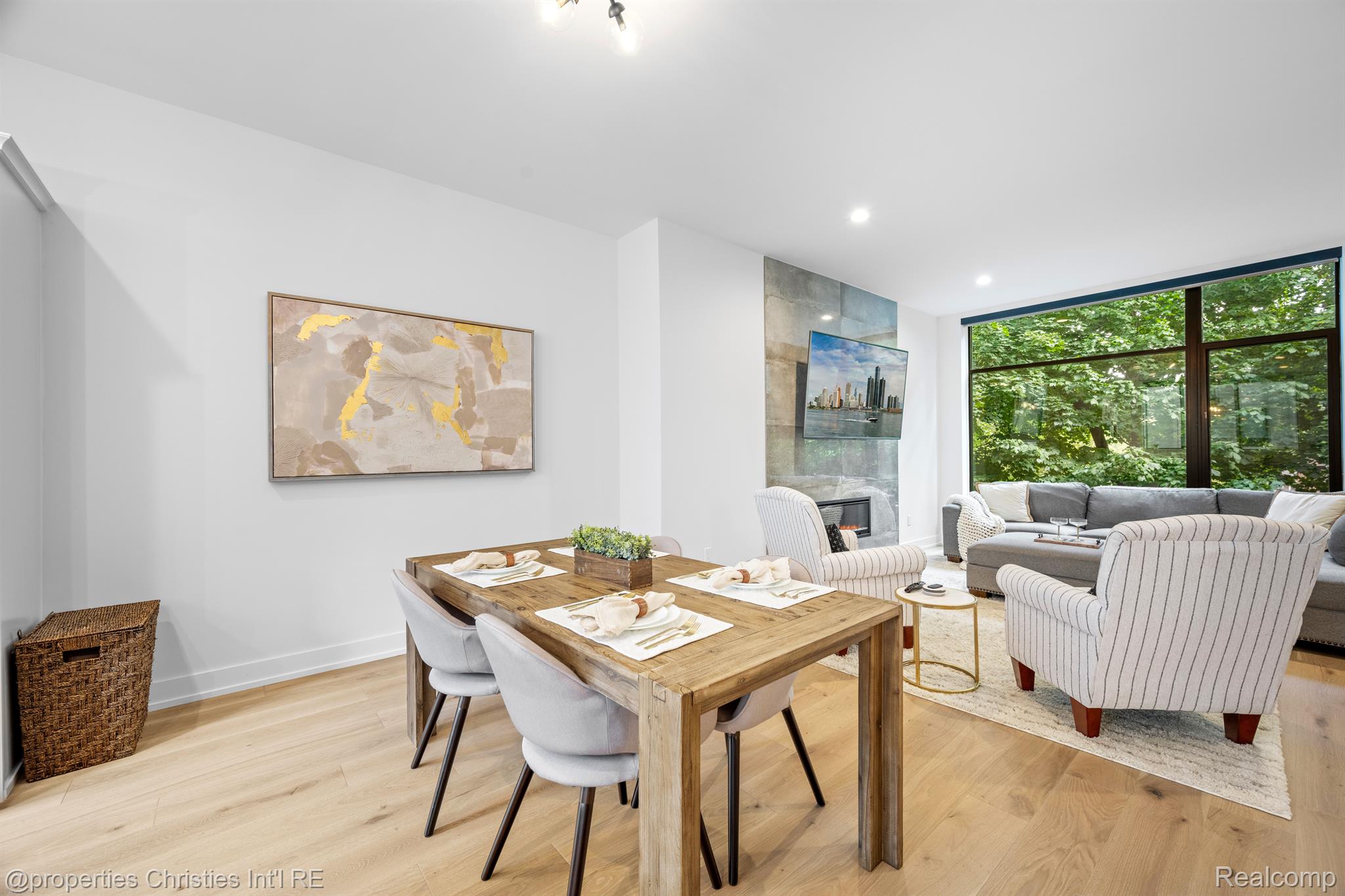 108 N CENTER Cove