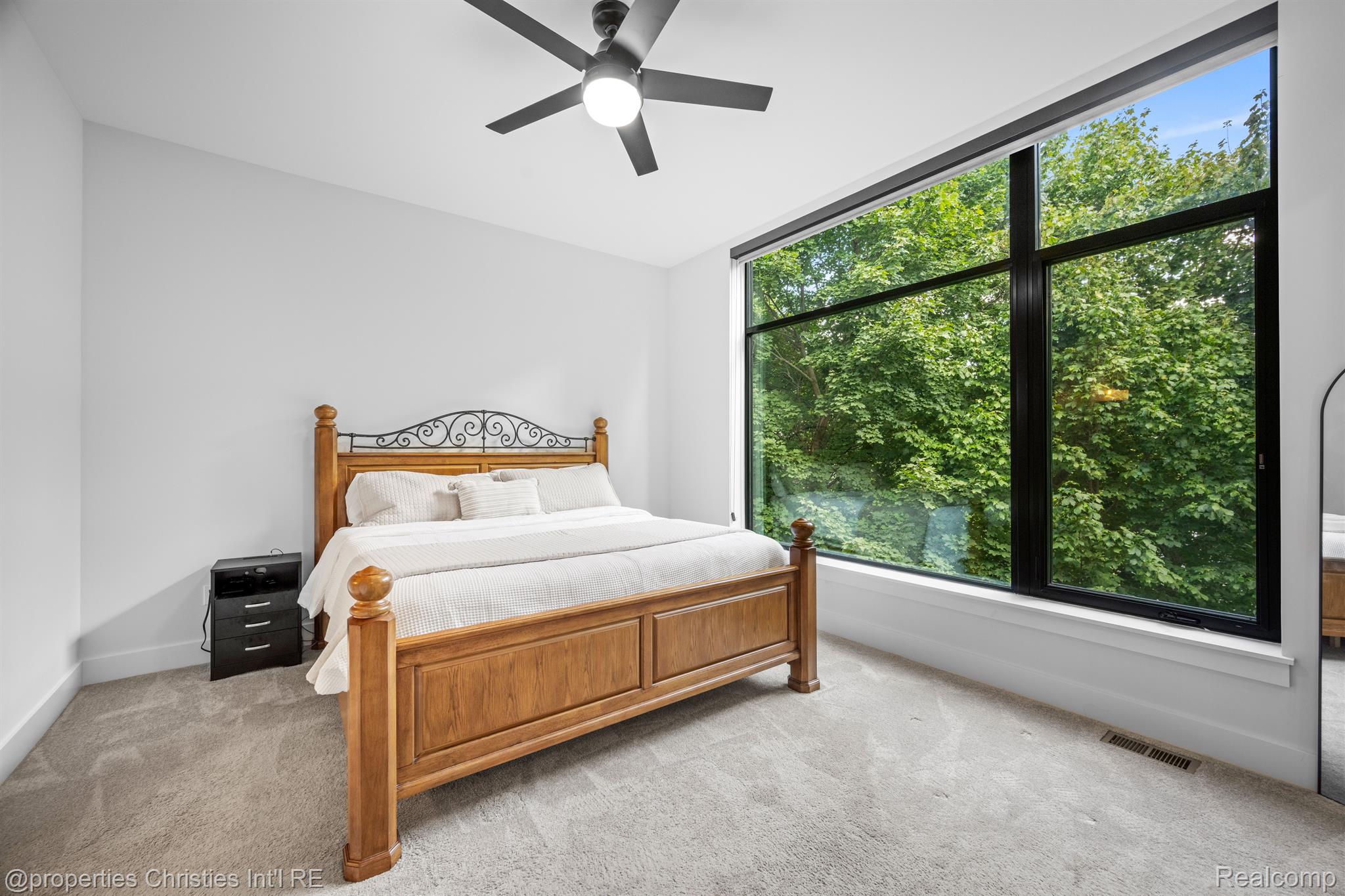 108 N CENTER Cove