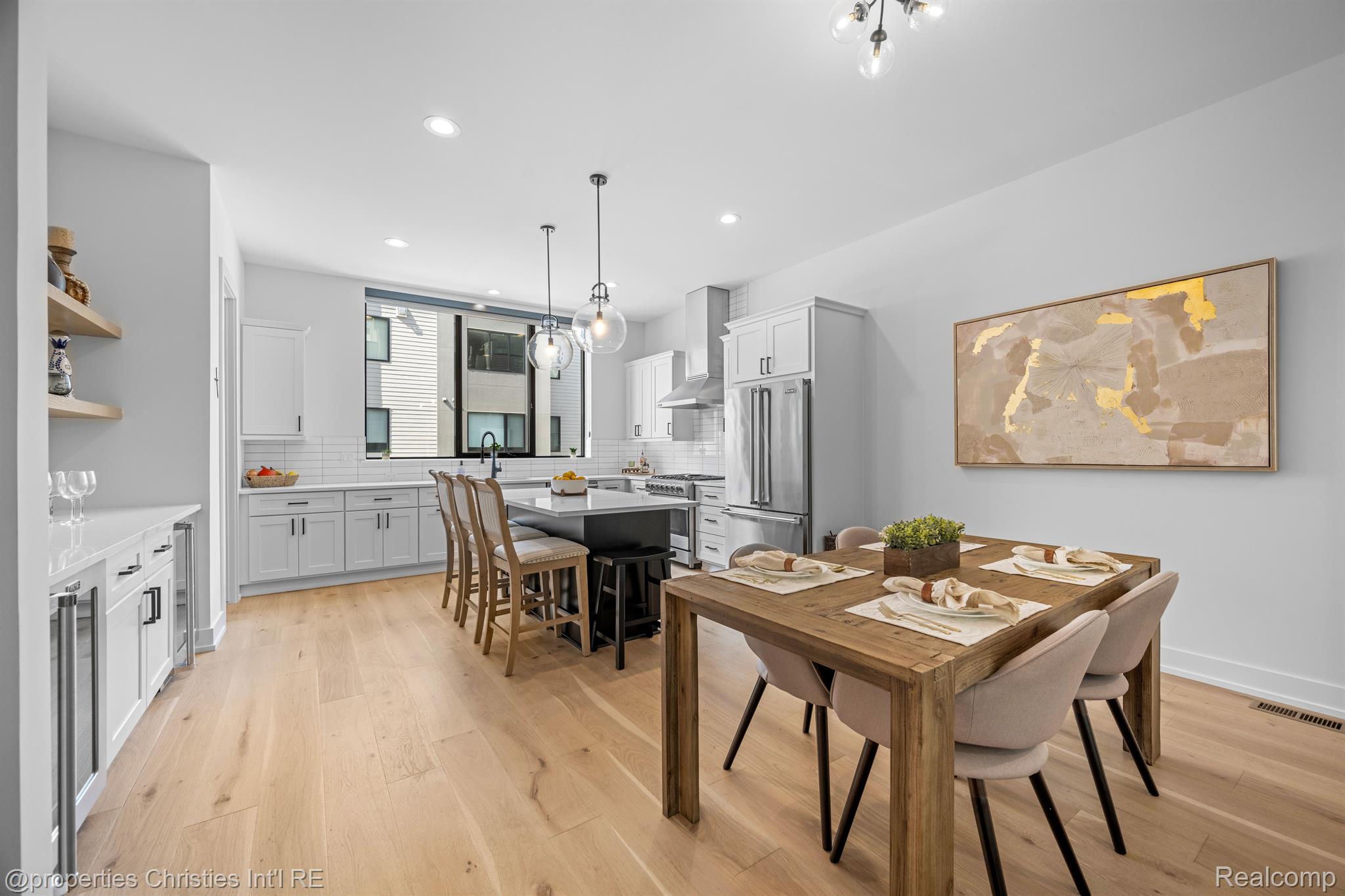 108 N CENTER Cove