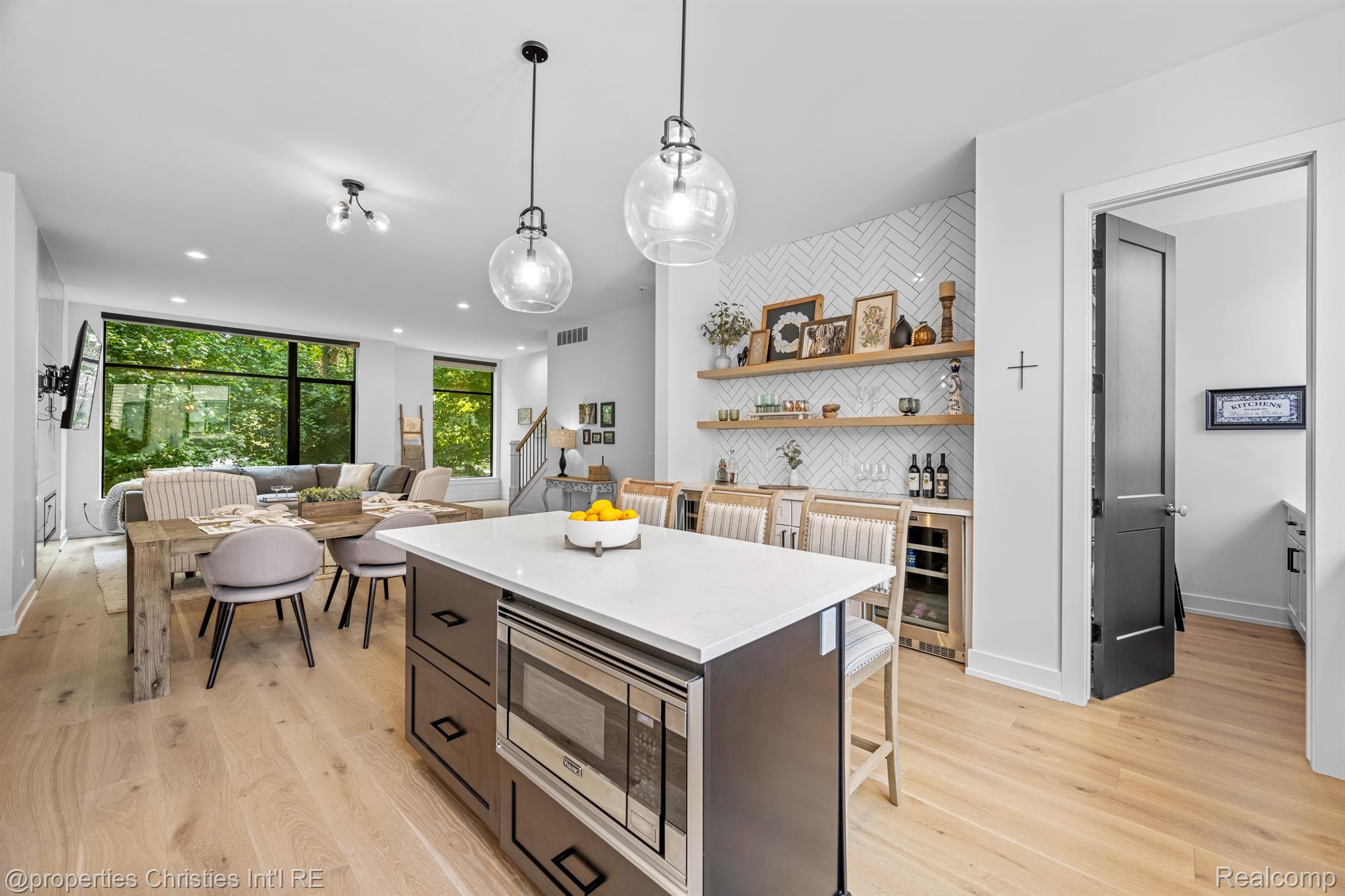 108 N CENTER Cove