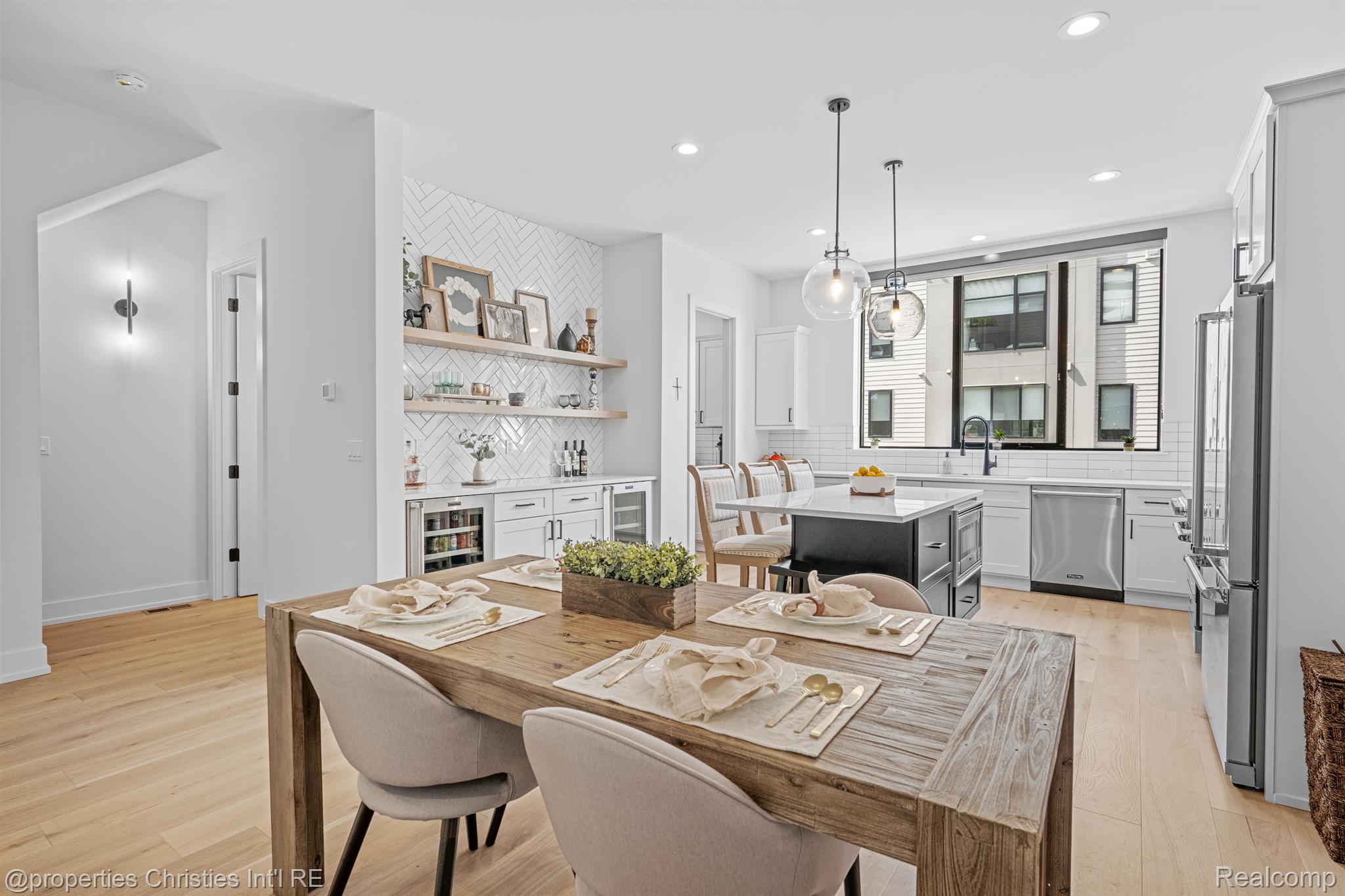 108 N CENTER Cove