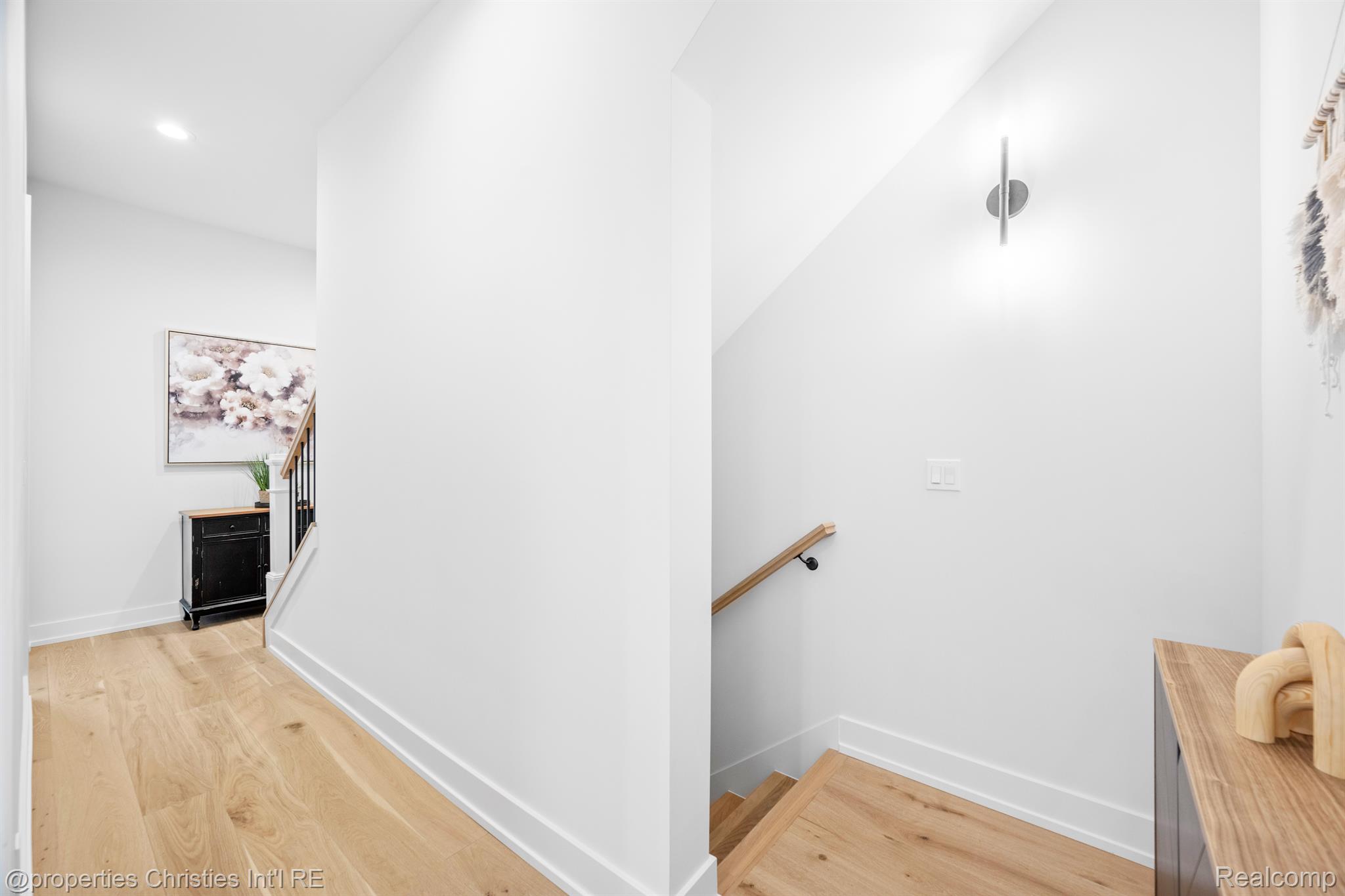 108 N CENTER Cove