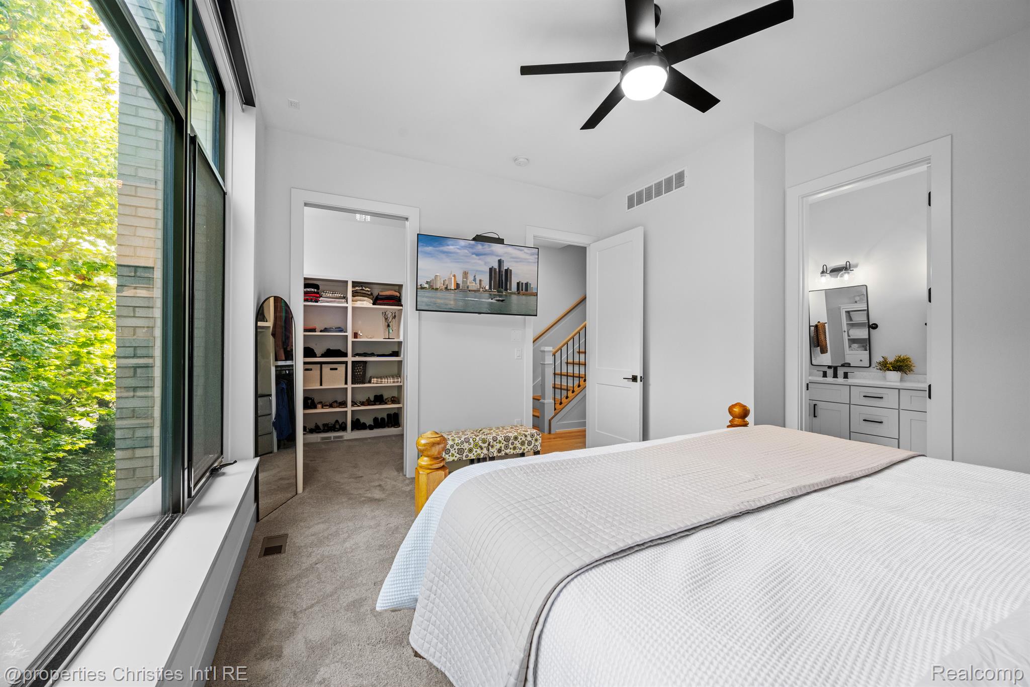 108 N CENTER Cove